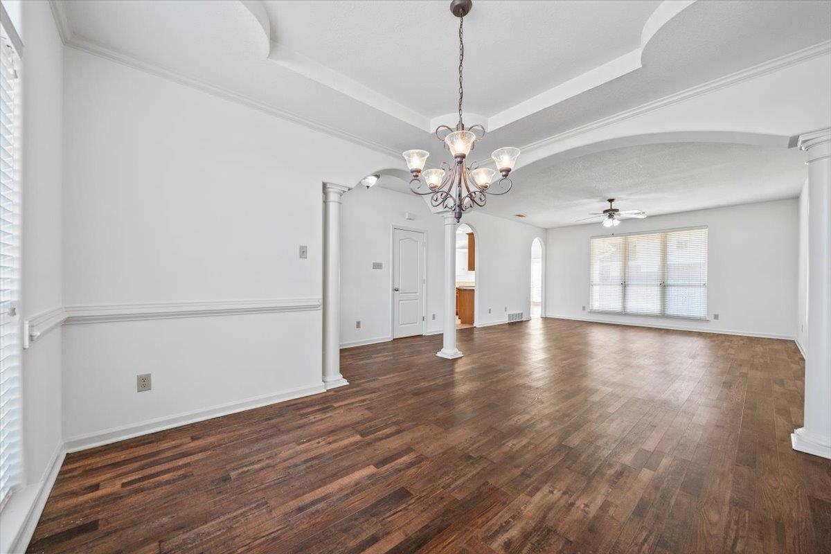 4450 Guinevere Ln Property Photo 4