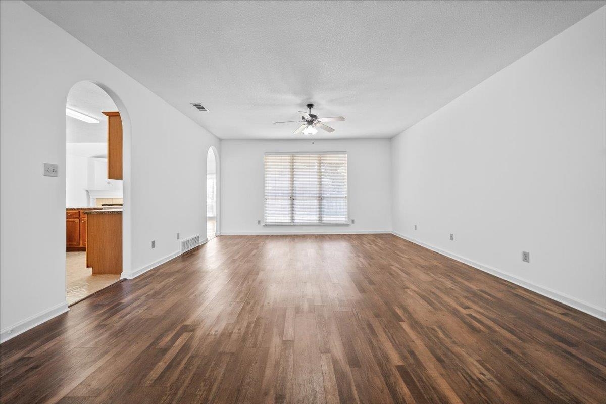 4450 Guinevere Ln Property Photo 6