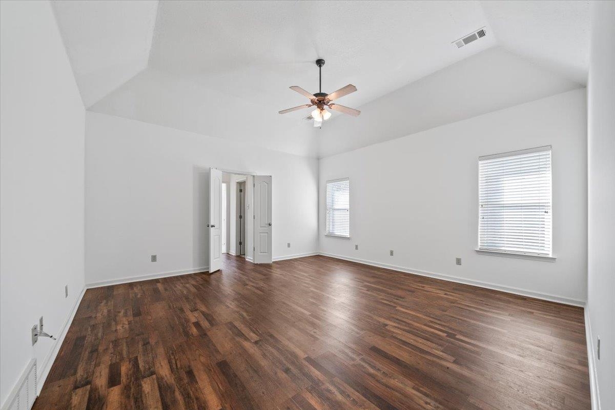 4450 Guinevere Ln Property Photo 17