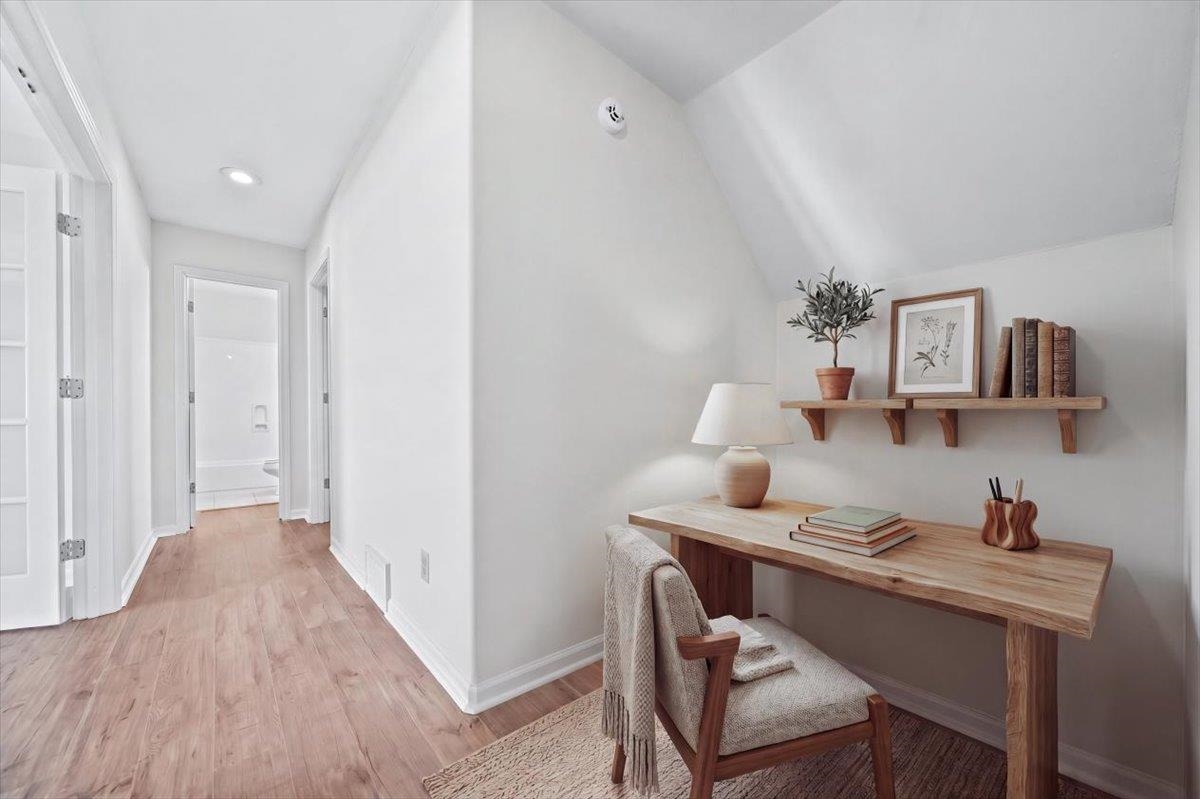 4450 Guinevere Ln Property Photo 23
