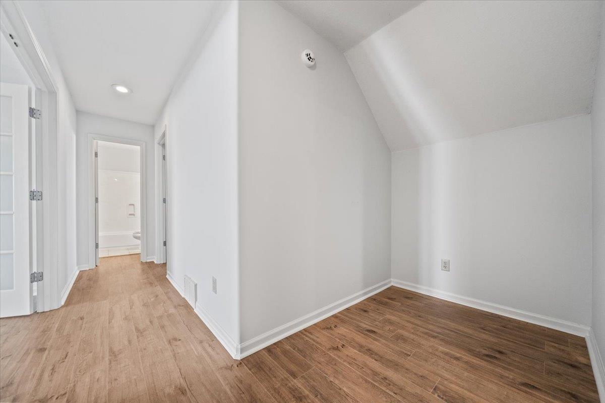 4450 Guinevere Ln Property Photo 24
