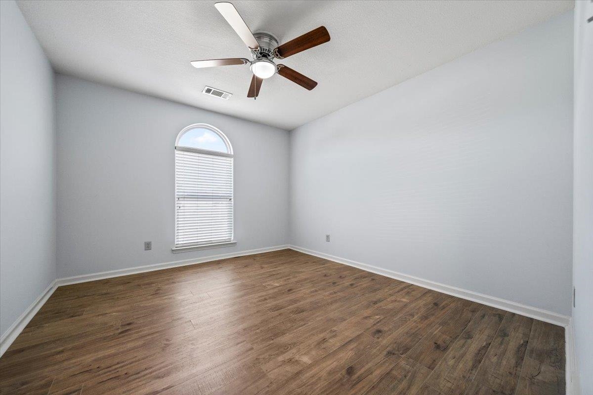 4450 Guinevere Ln Property Photo 29