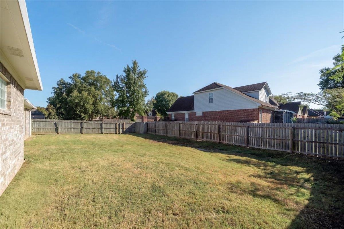 4450 Guinevere Ln Property Photo 33