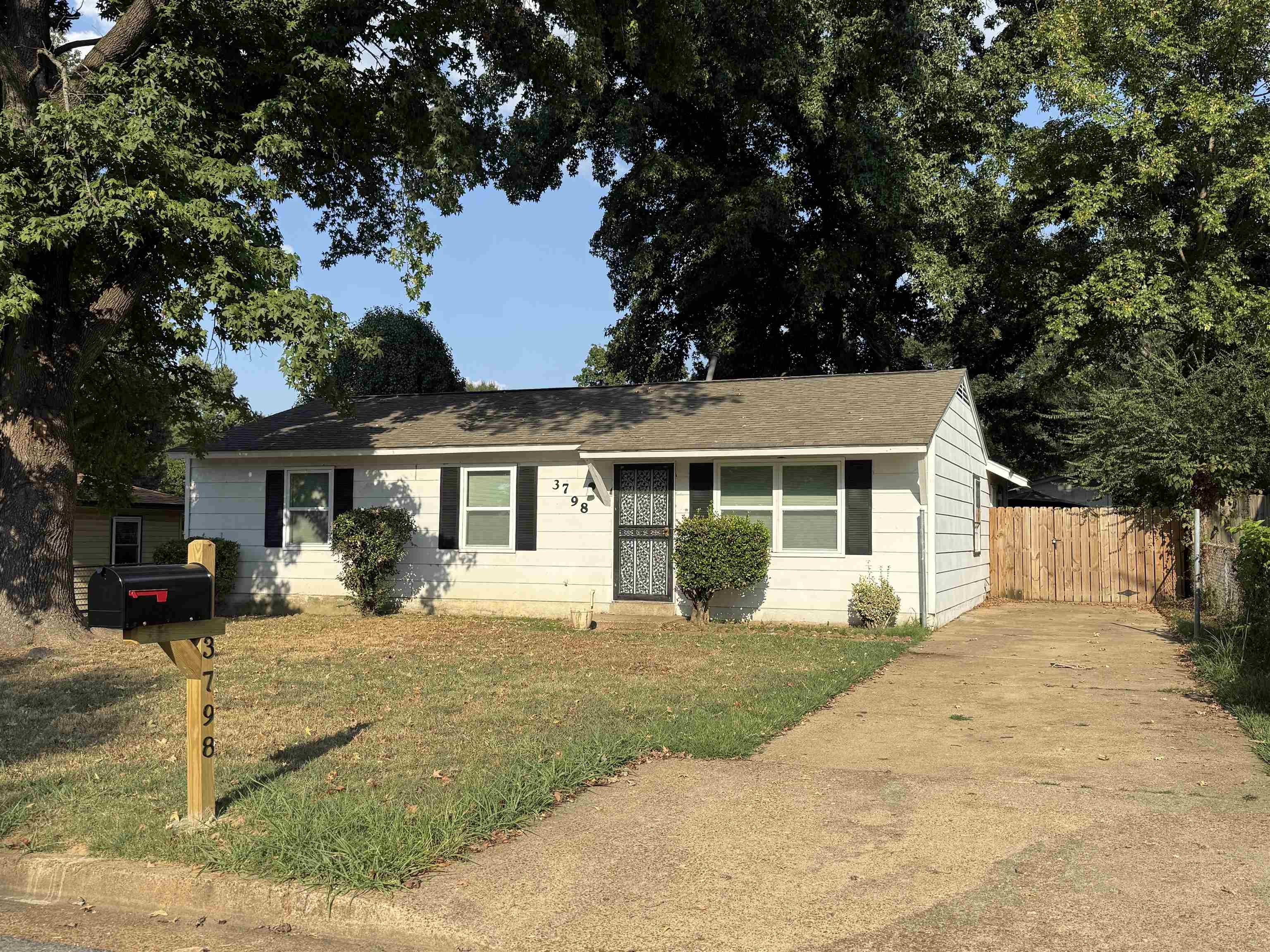 3798 Glenburee St Property Photo 1