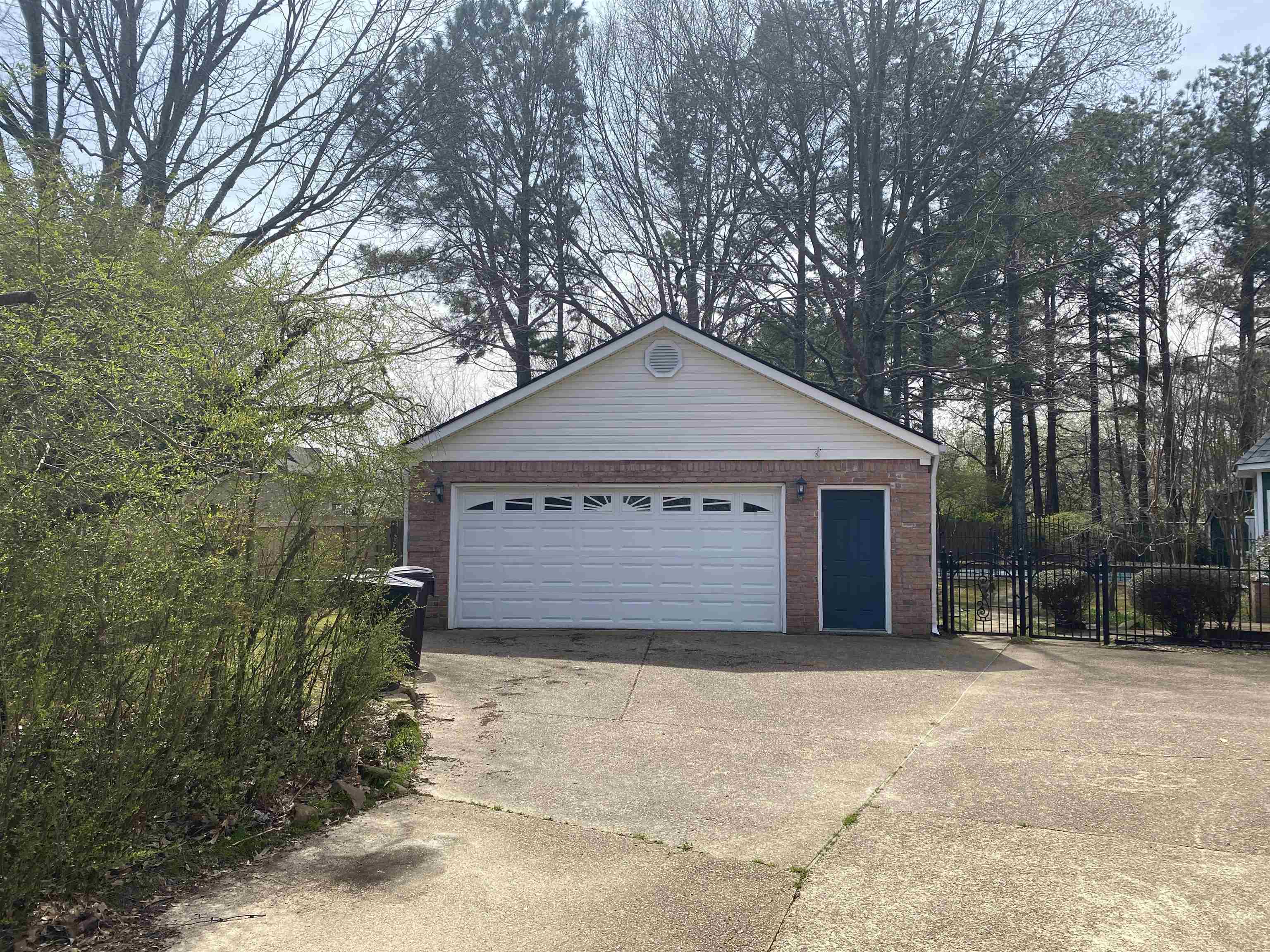 857 Hickory Oaks Crk Property Photo 2