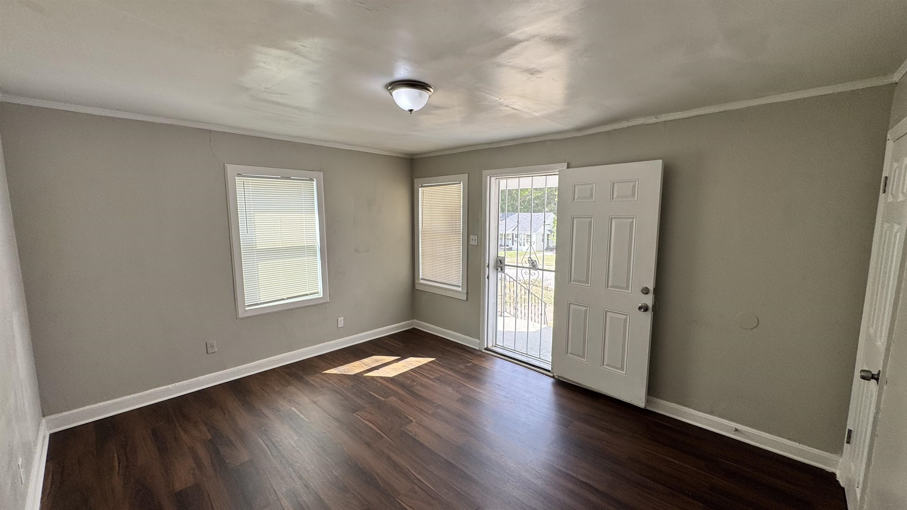 2303 Longstreet Dr Property Photo 3
