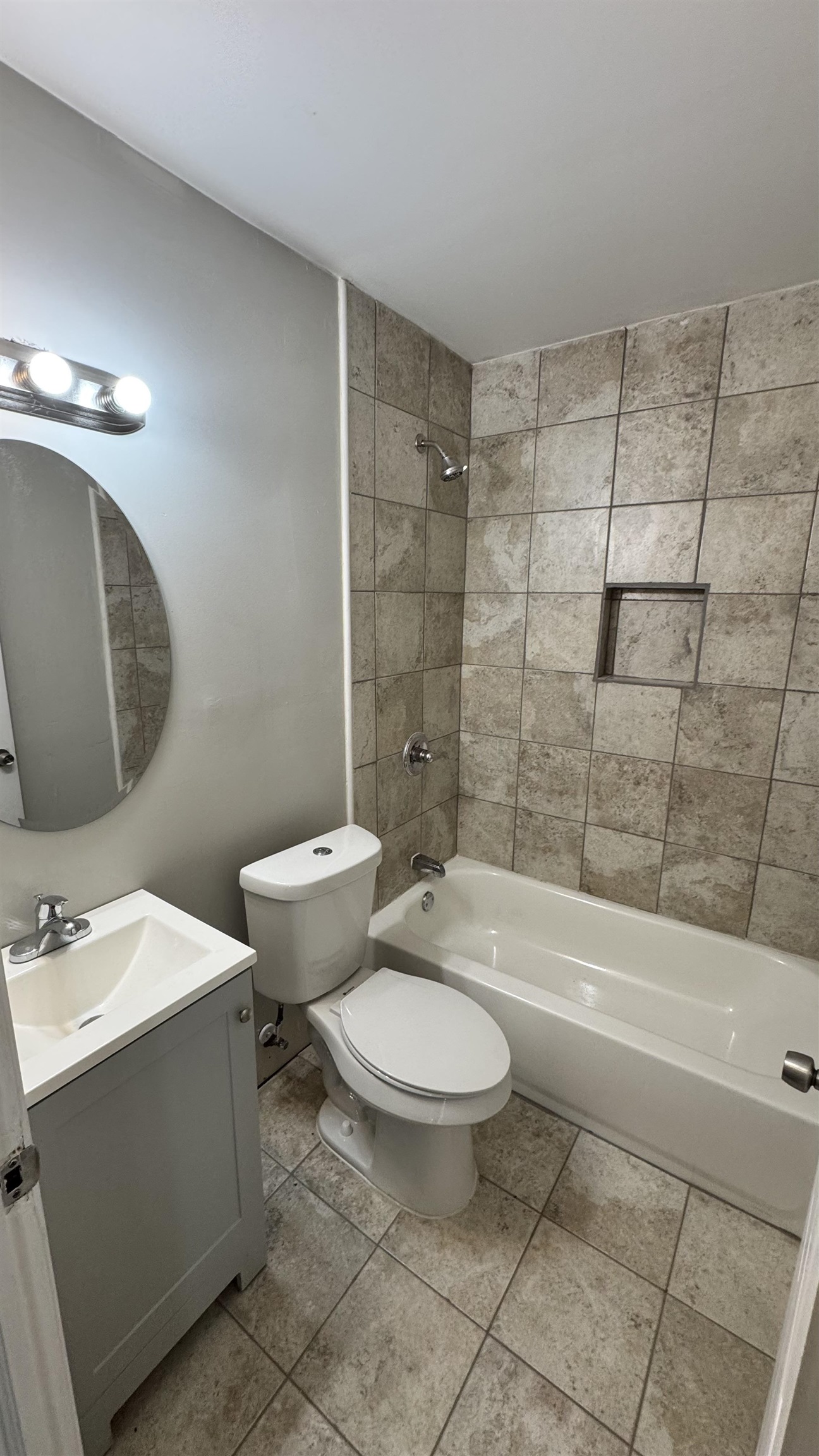 2303 Longstreet Dr Property Photo 5