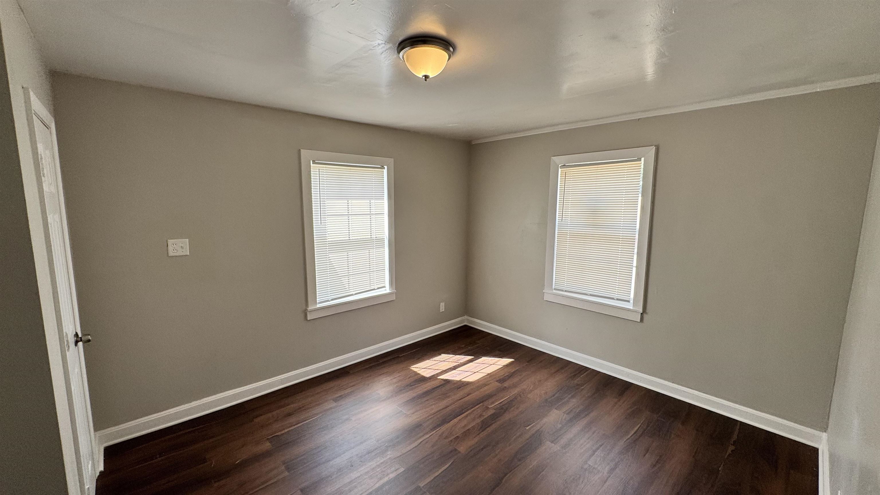 2303 Longstreet Dr Property Photo 7