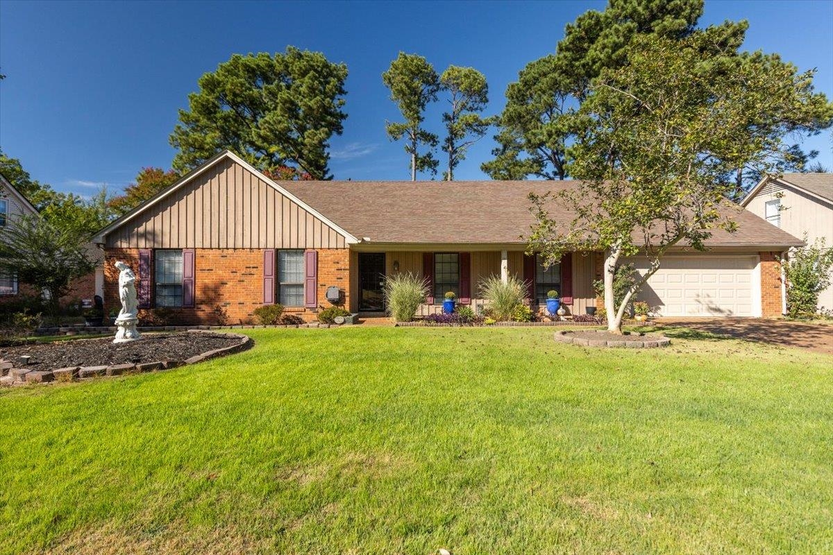 8652 Wine Leaf Cv Property Photo 1