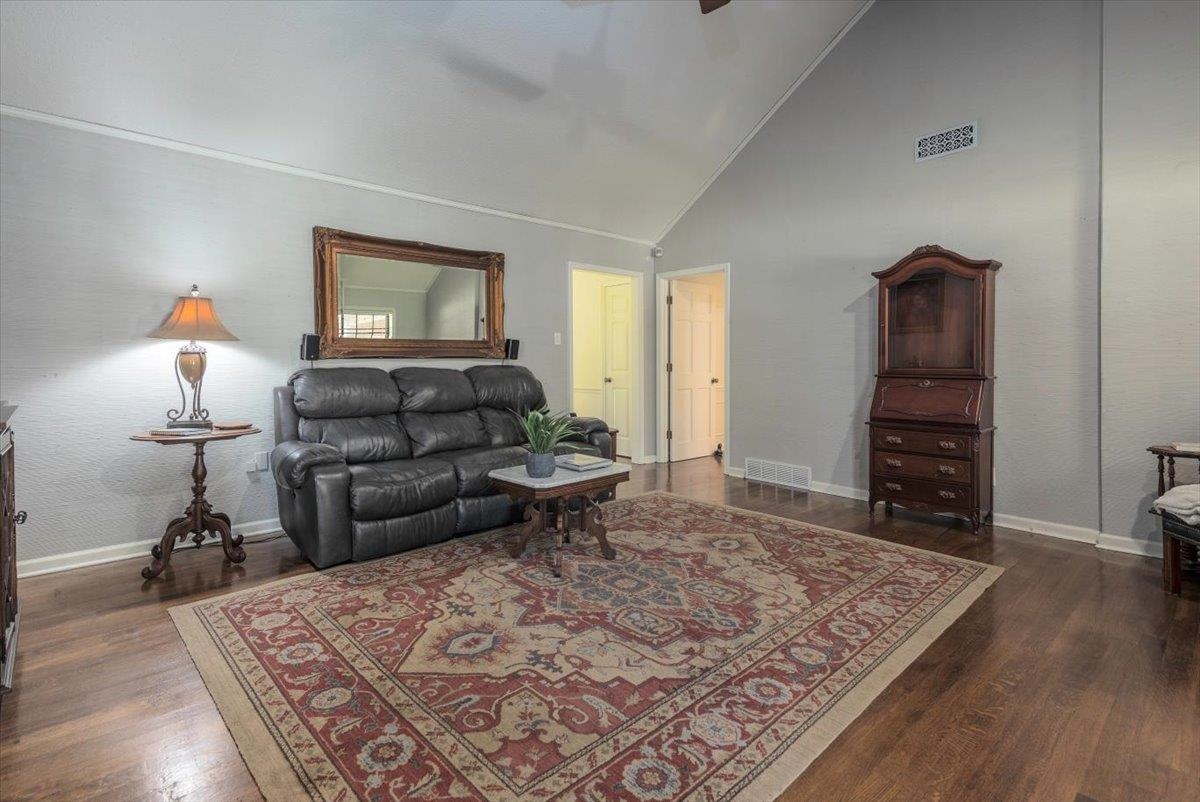 8652 Wine Leaf Cv Property Photo 4