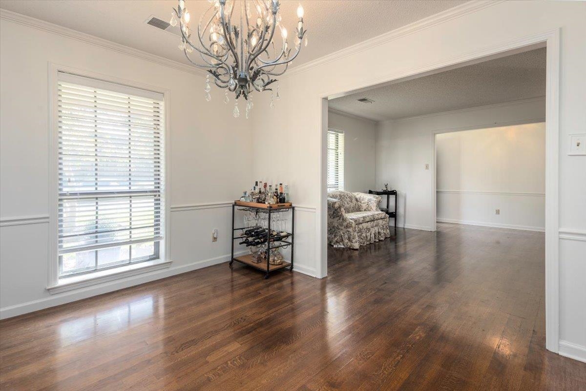 8652 Wine Leaf Cv Property Photo 6