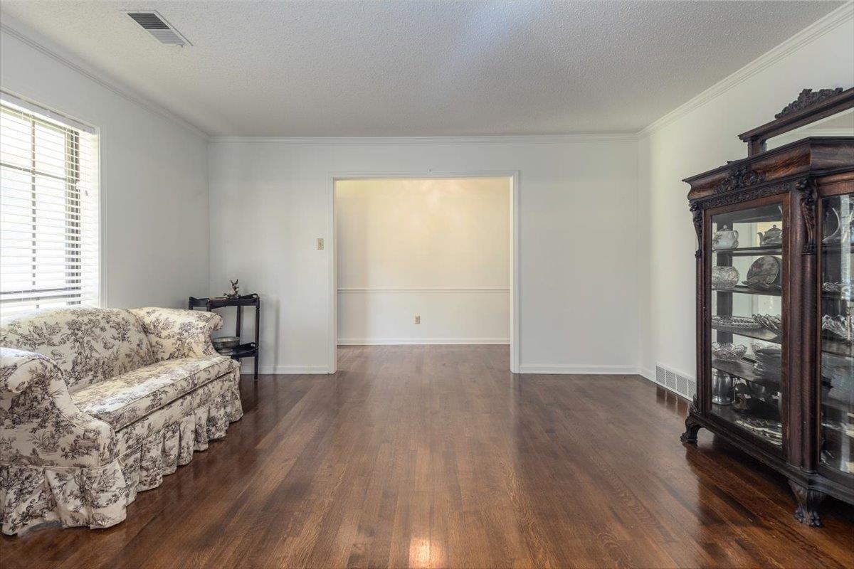 8652 Wine Leaf Cv Property Photo 8