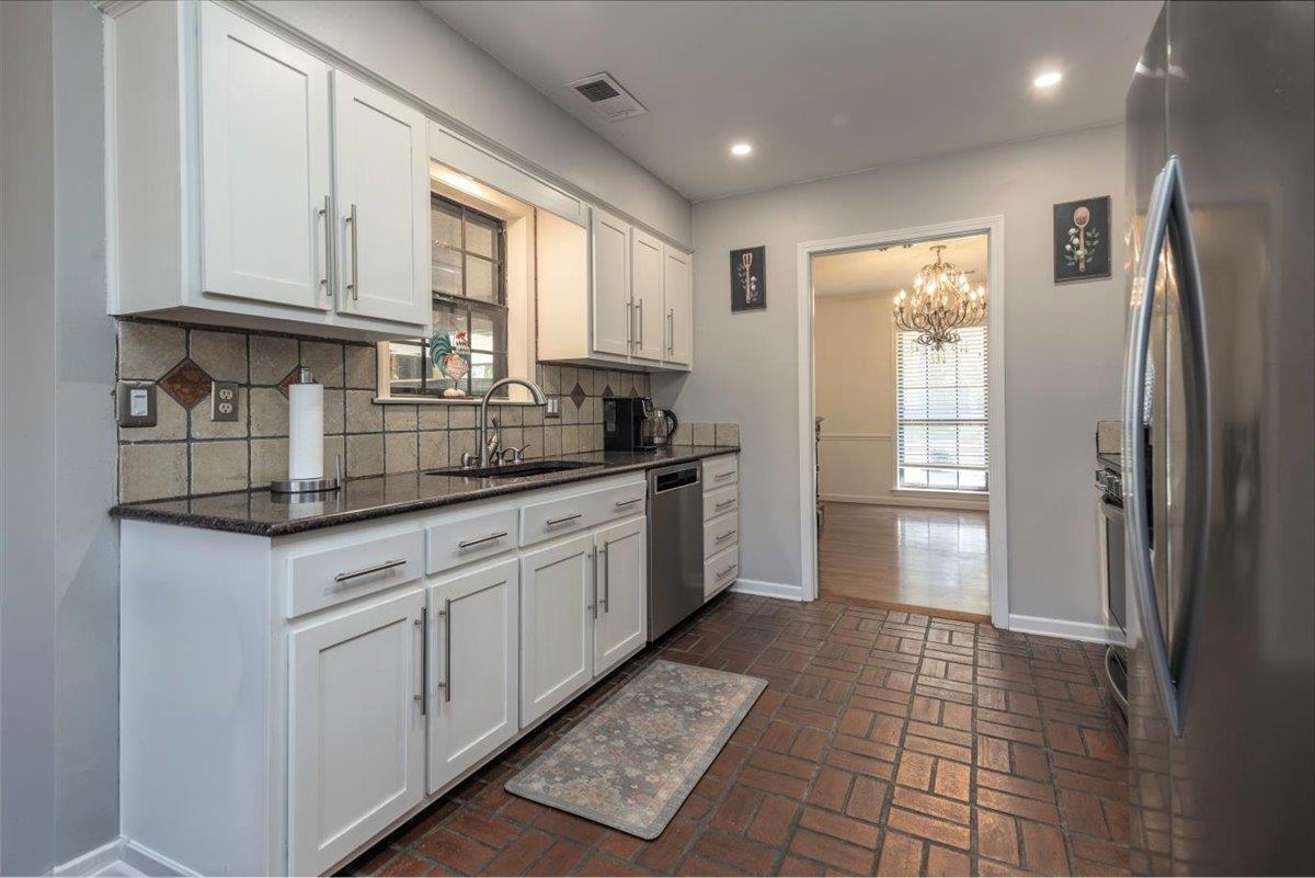 8652 Wine Leaf Cv Property Photo 9