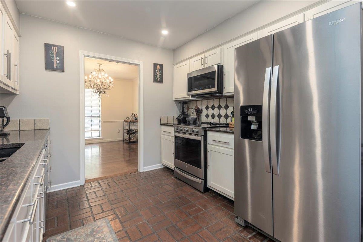 8652 Wine Leaf Cv Property Photo 10