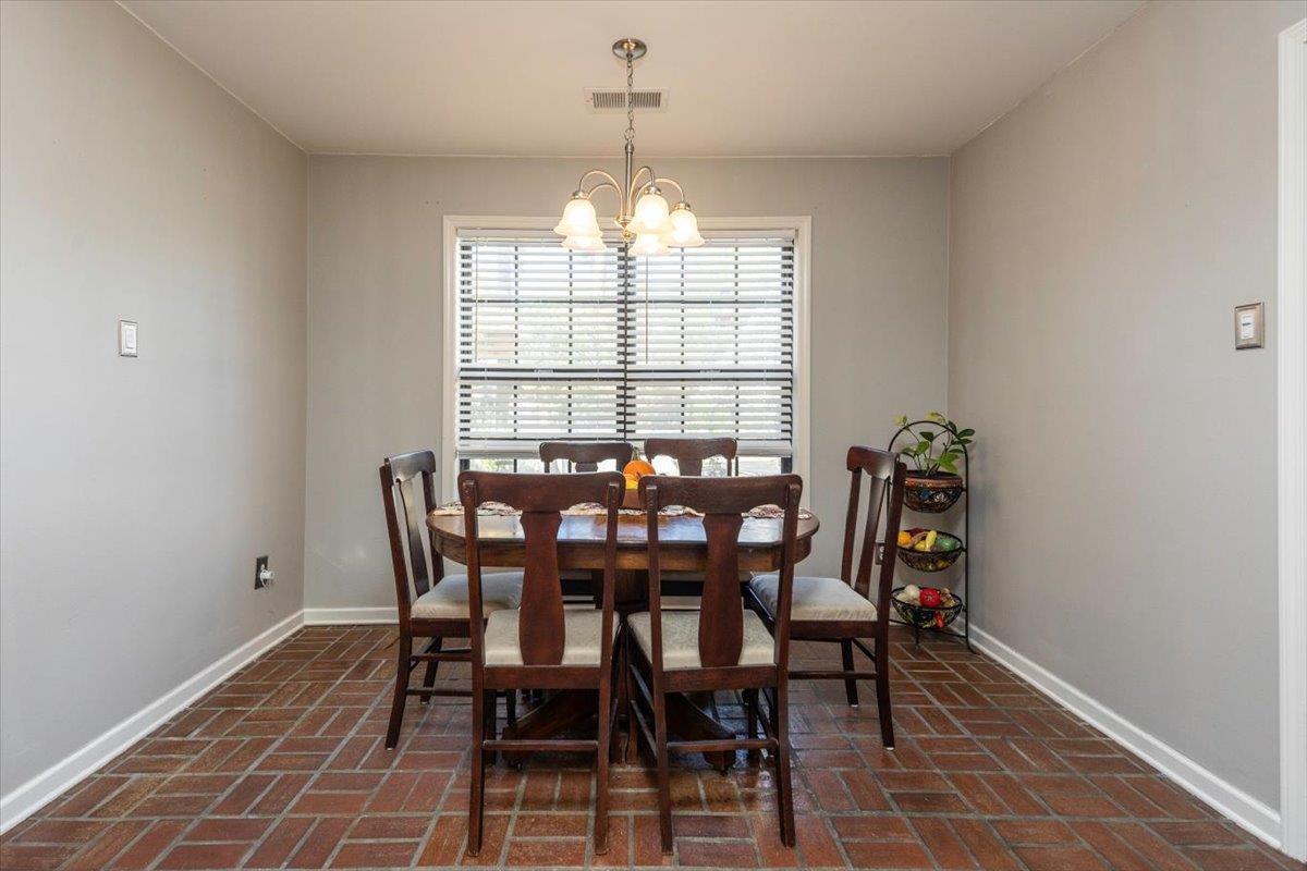 8652 Wine Leaf Cv Property Photo 12