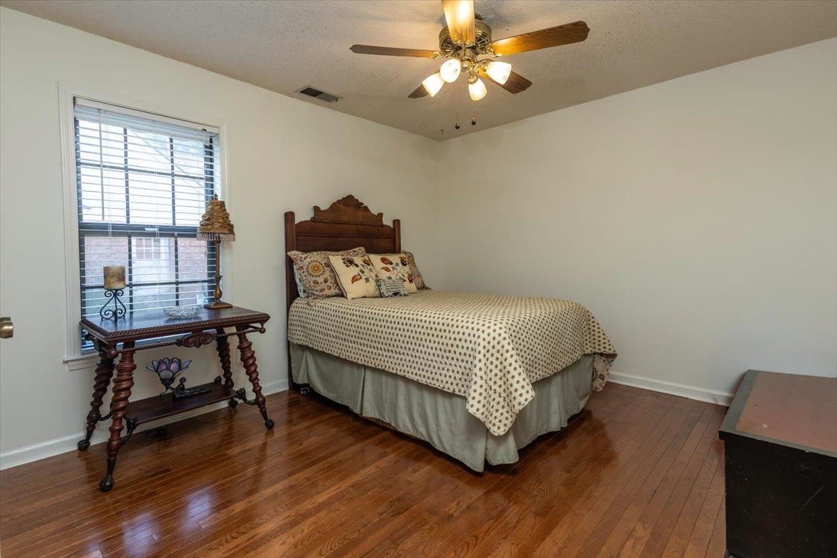 8652 Wine Leaf Cv Property Photo 15