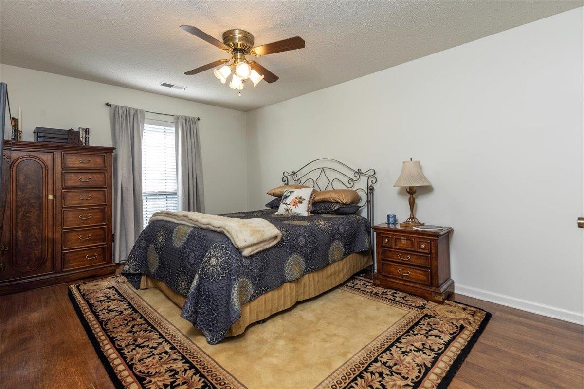 8652 Wine Leaf Cv Property Photo 16