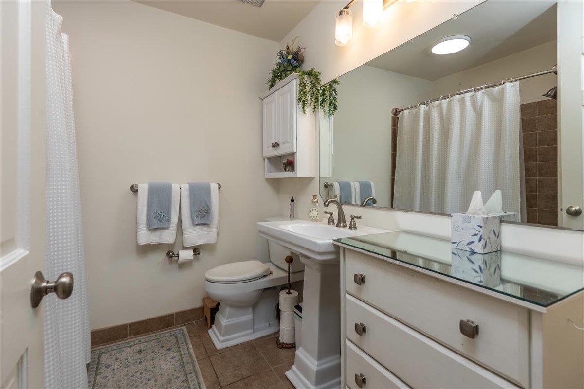 8652 Wine Leaf Cv Property Photo 18