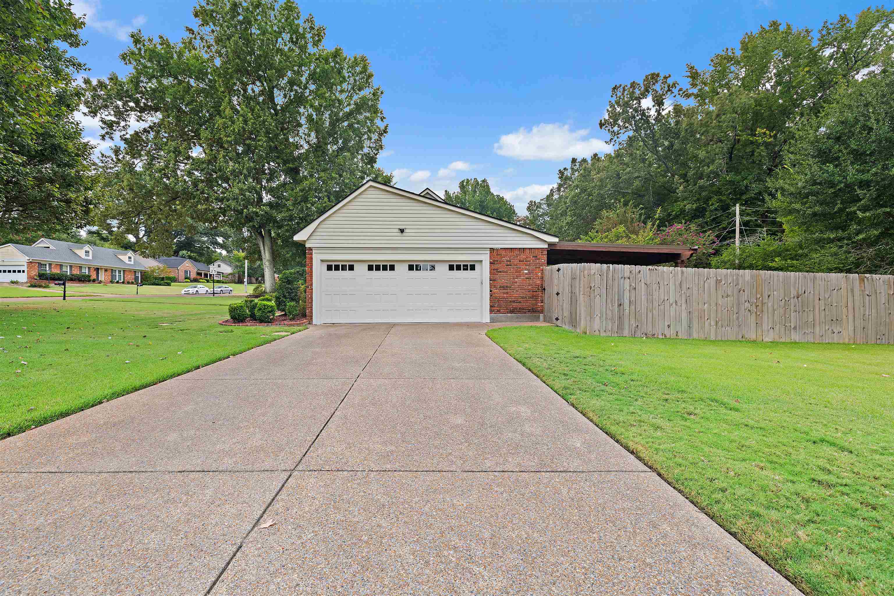 1635 Poplar Estates Pky Property Photo 3