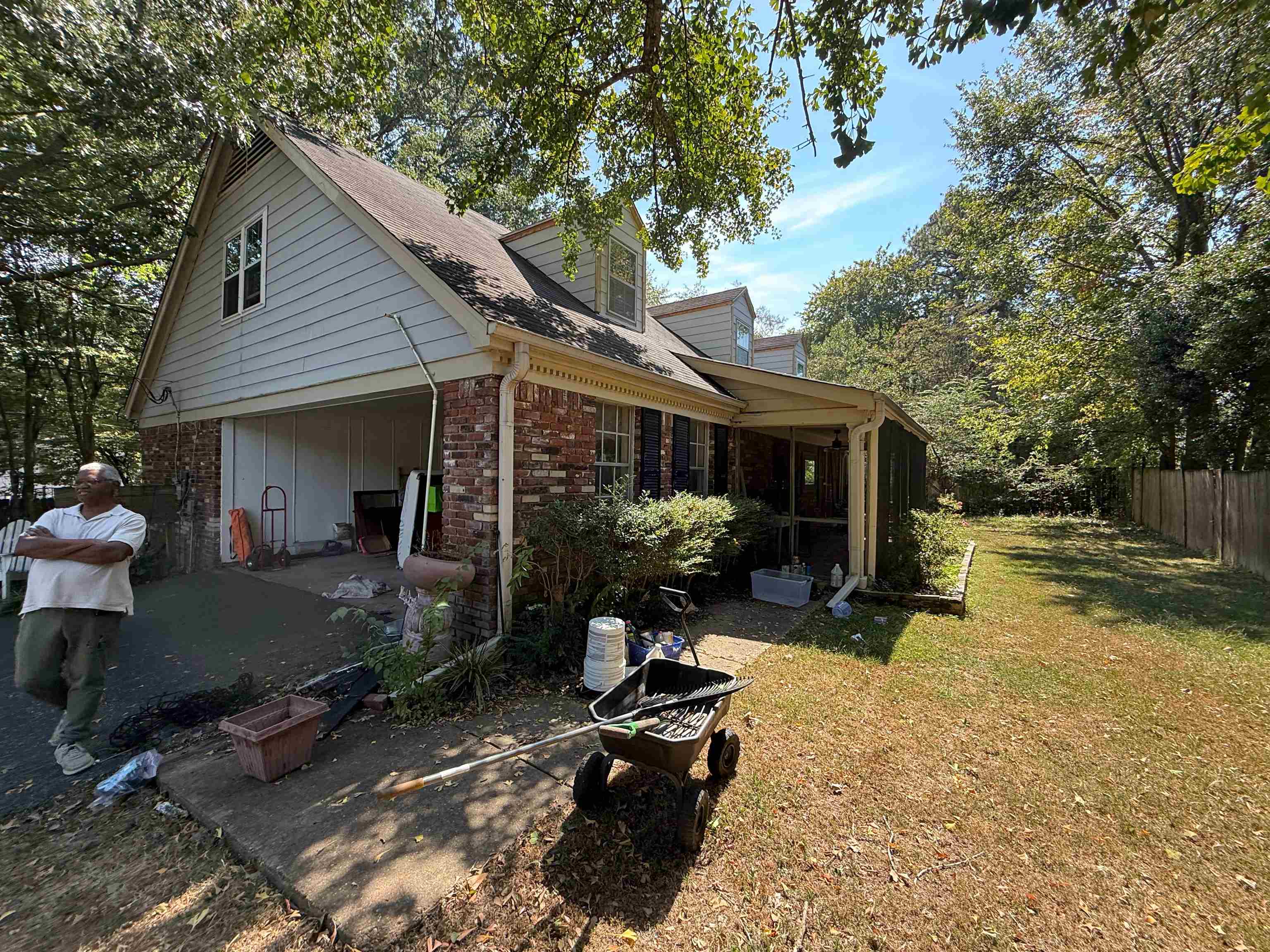 130 N Graham St Property Photo 1