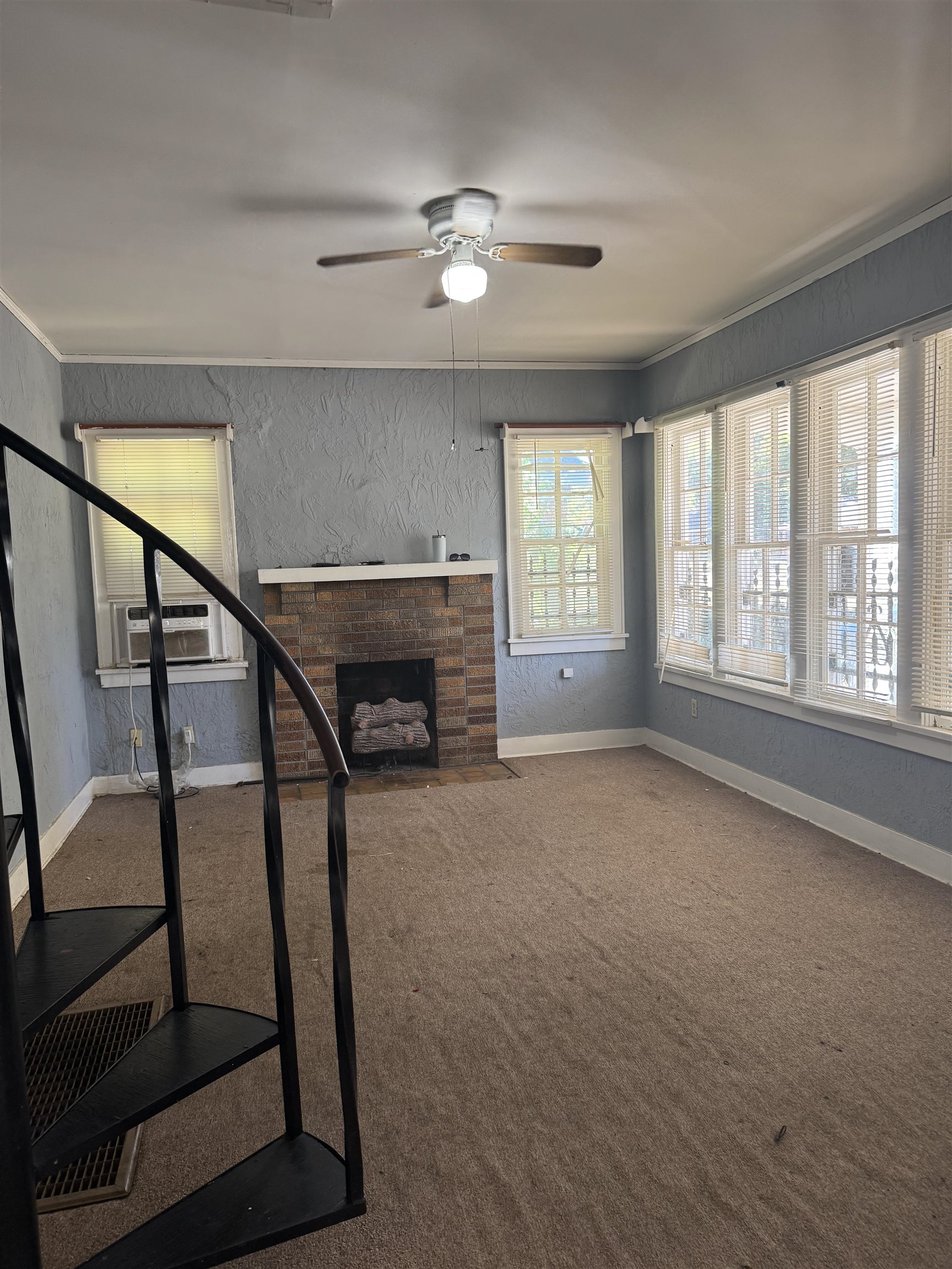 3818 Faxon Ave Property Photo 3