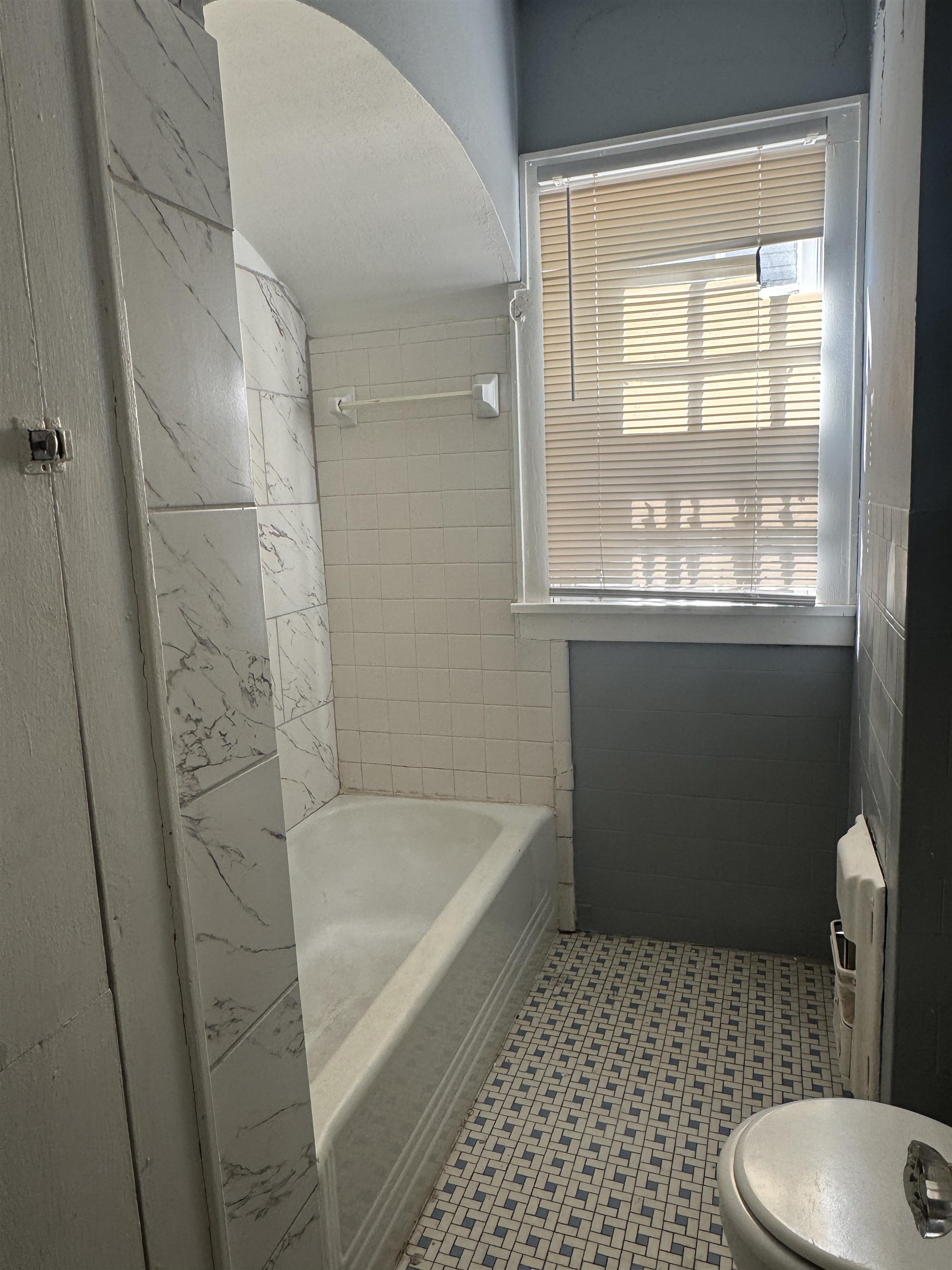 3818 Faxon Ave Property Photo 13