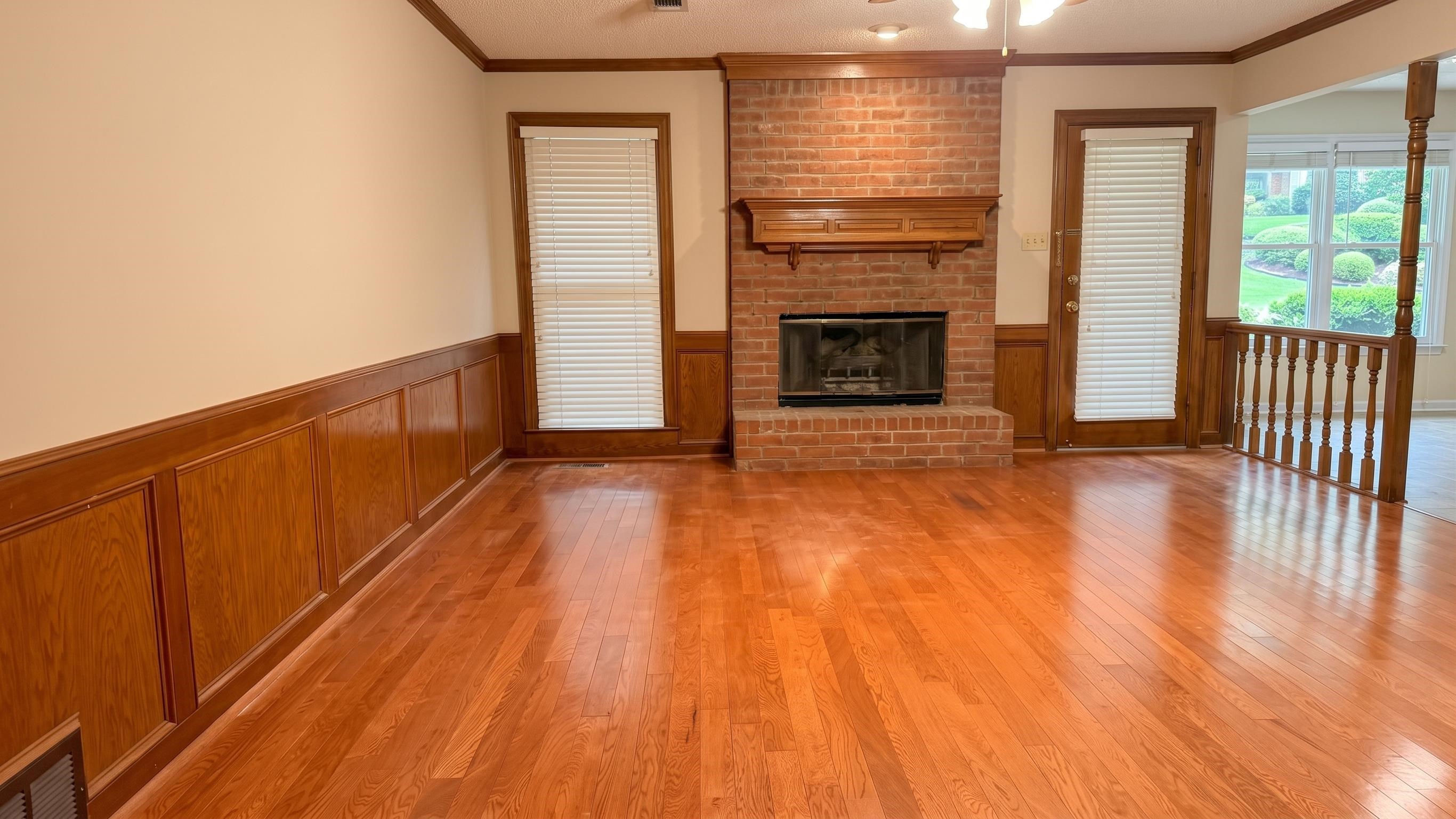 8957 Hickory Trail Dr Property Photo 3