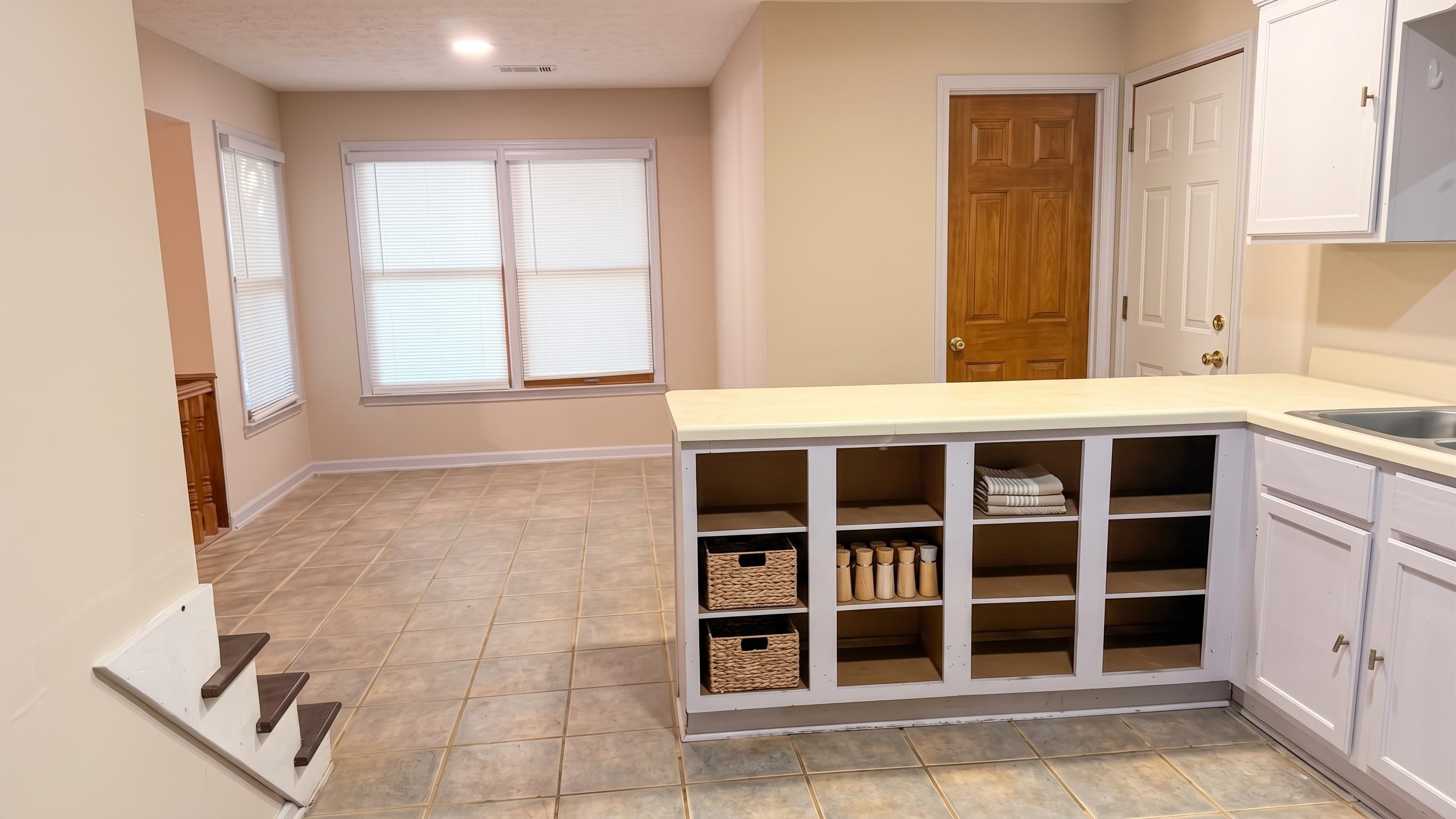 8957 Hickory Trail Dr Property Photo 6