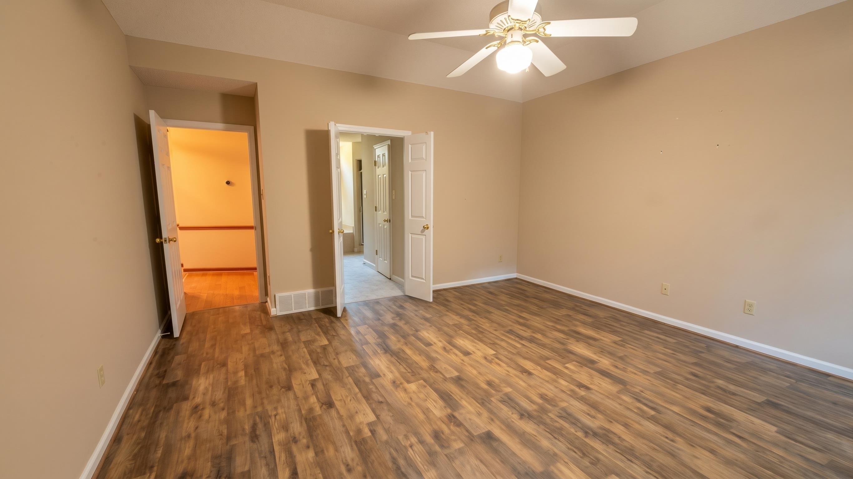 8957 Hickory Trail Dr Property Photo 10
