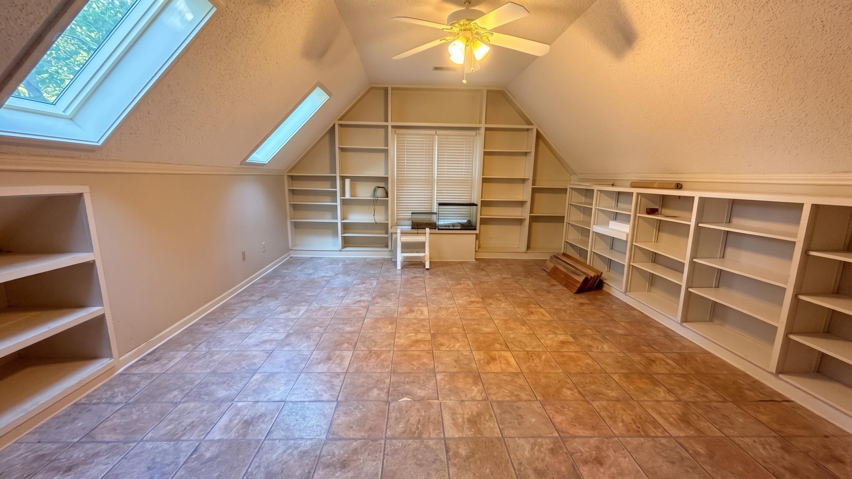 8957 Hickory Trail Dr Property Photo 14