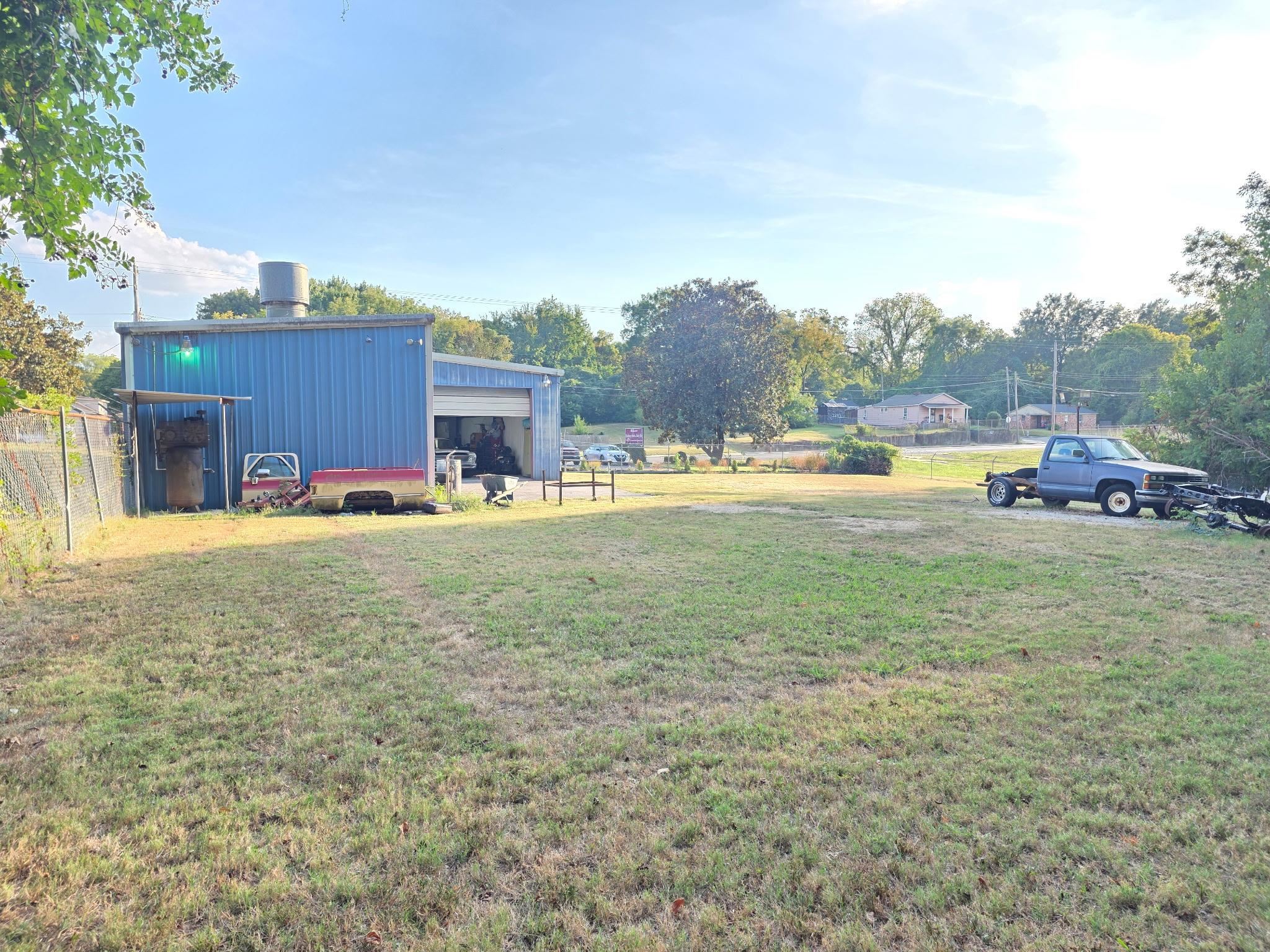 602 W Peebles Rd Property Photo 18