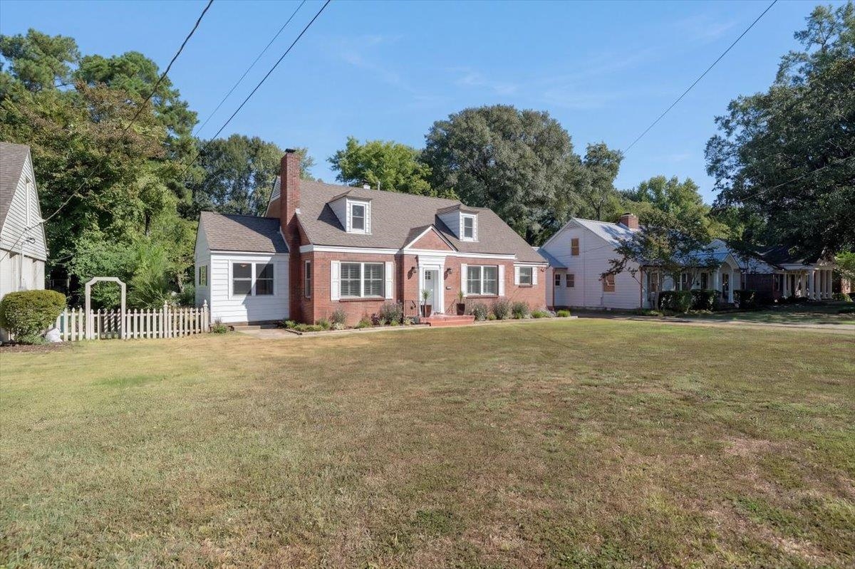 4020 Faxon Dr Property Photo 3