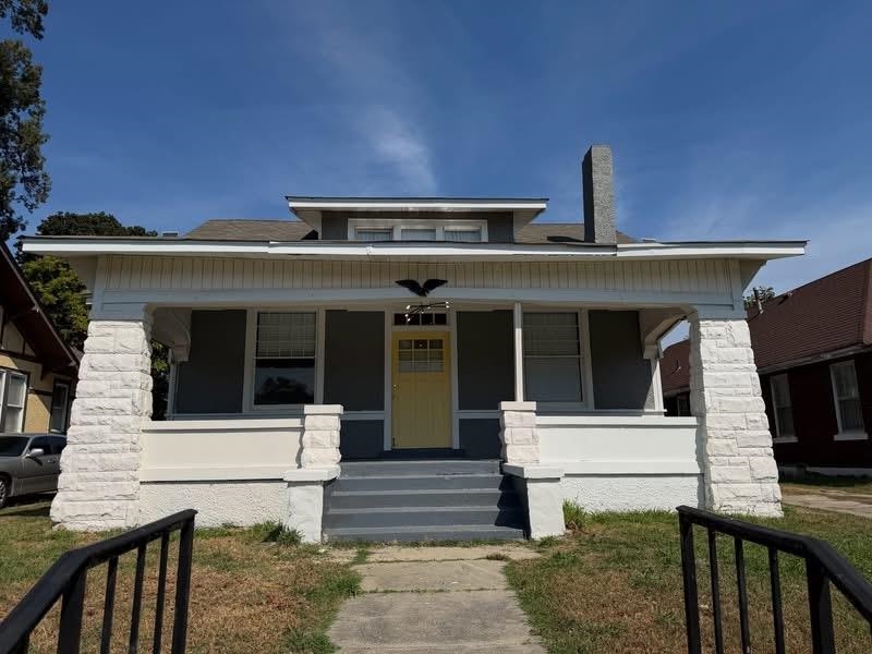 1748 KENDALE AVE Property Photo 1