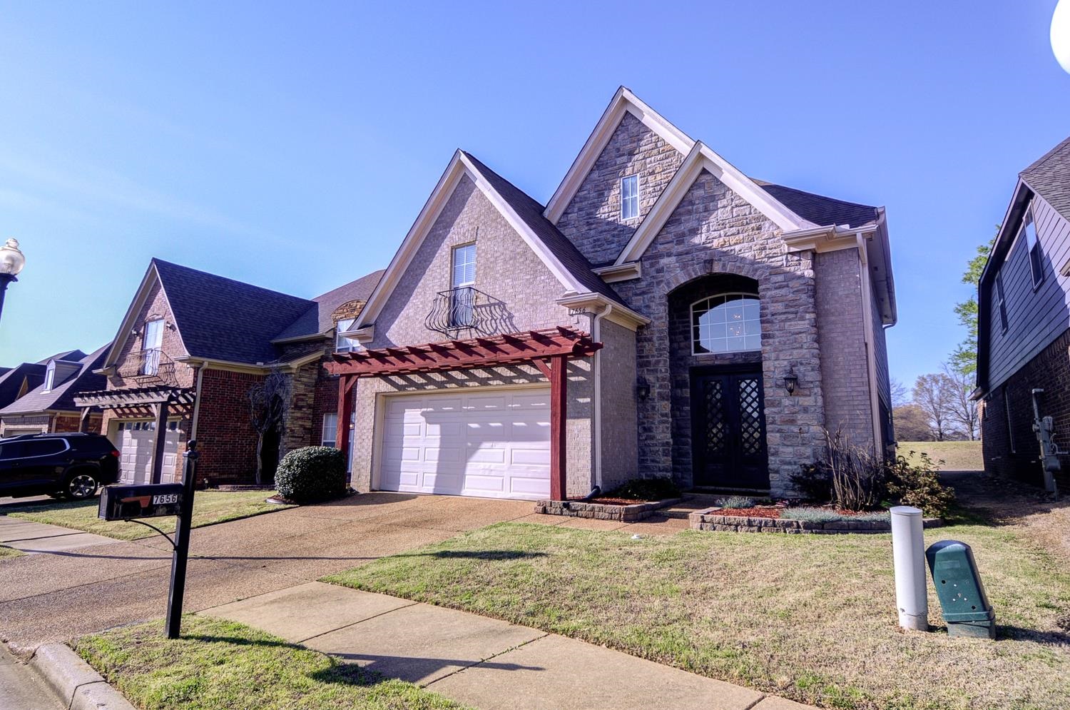 7656 GLEN LAUREL WAY Property Photo 1