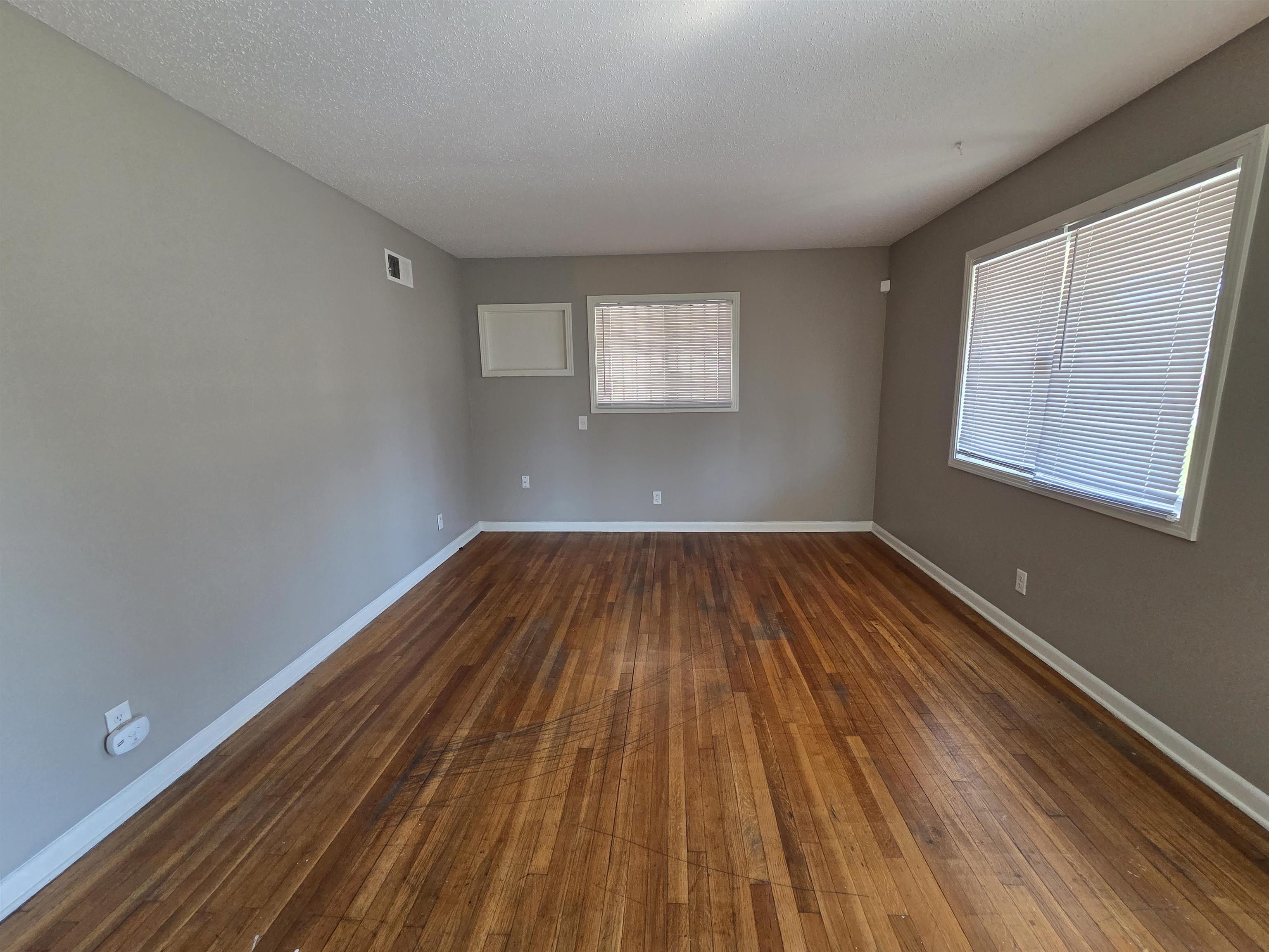 538 Whitestone Ave Property Photo 3