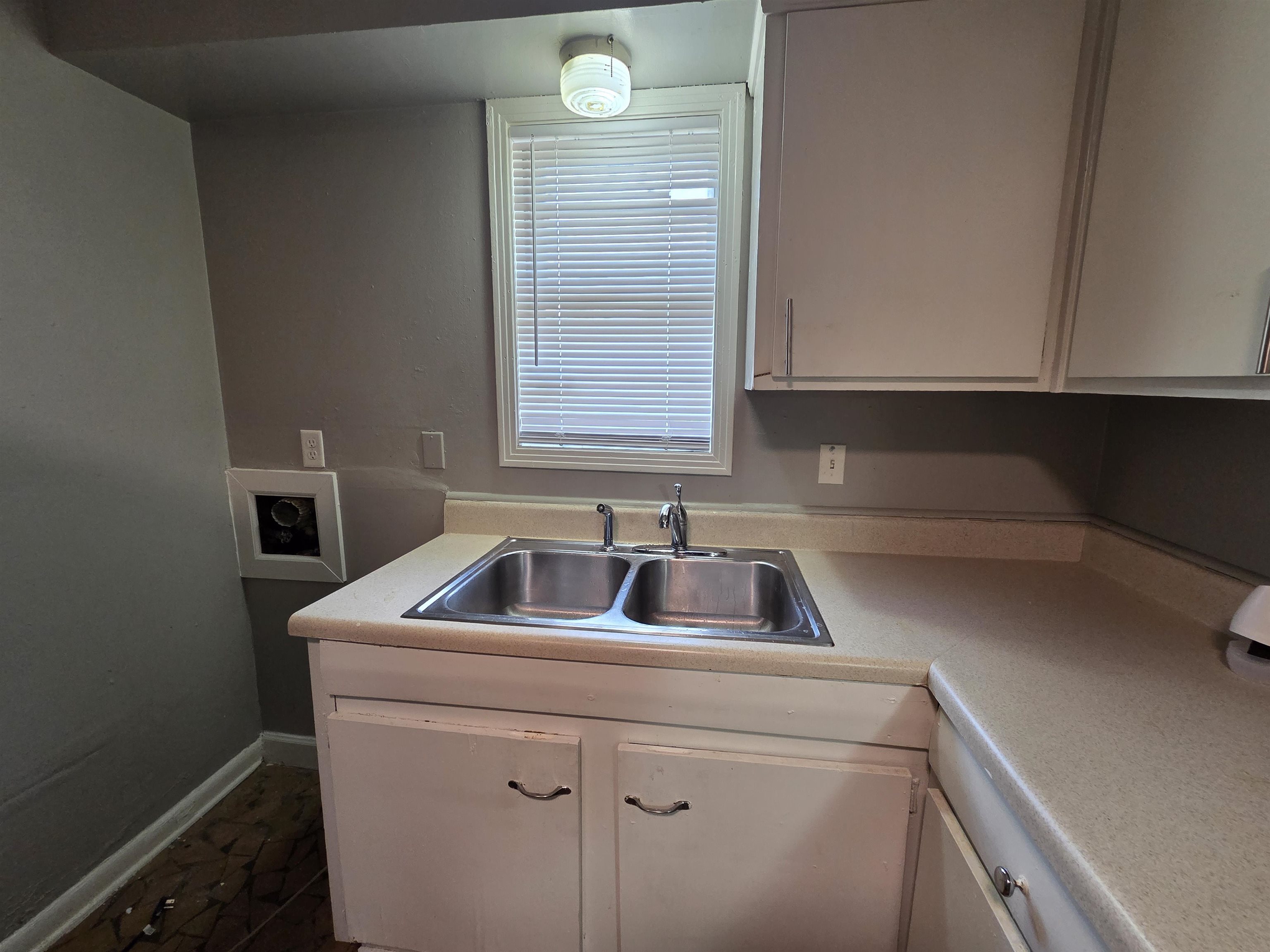 538 Whitestone Ave Property Photo 6