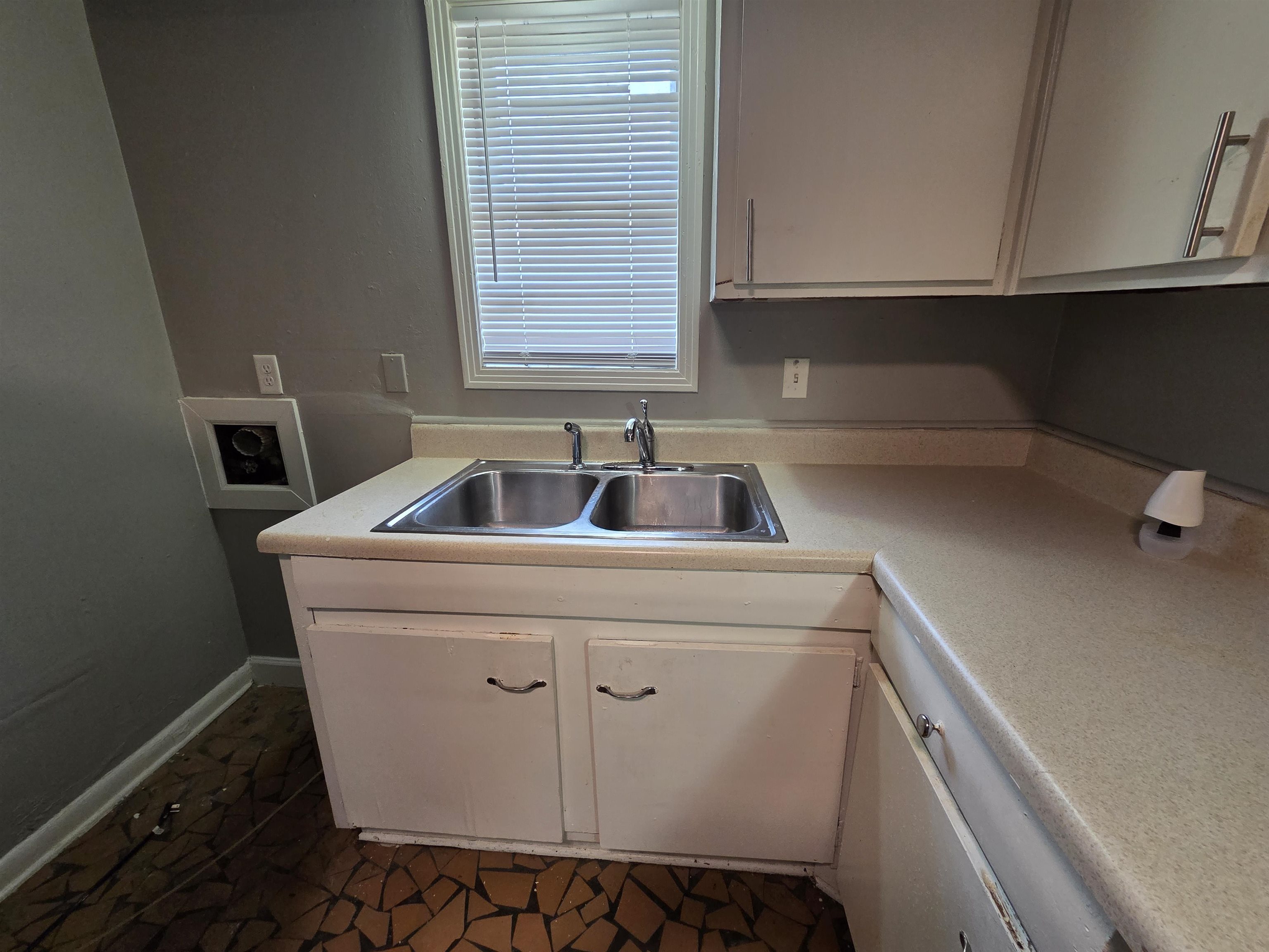 538 Whitestone Ave Property Photo 8
