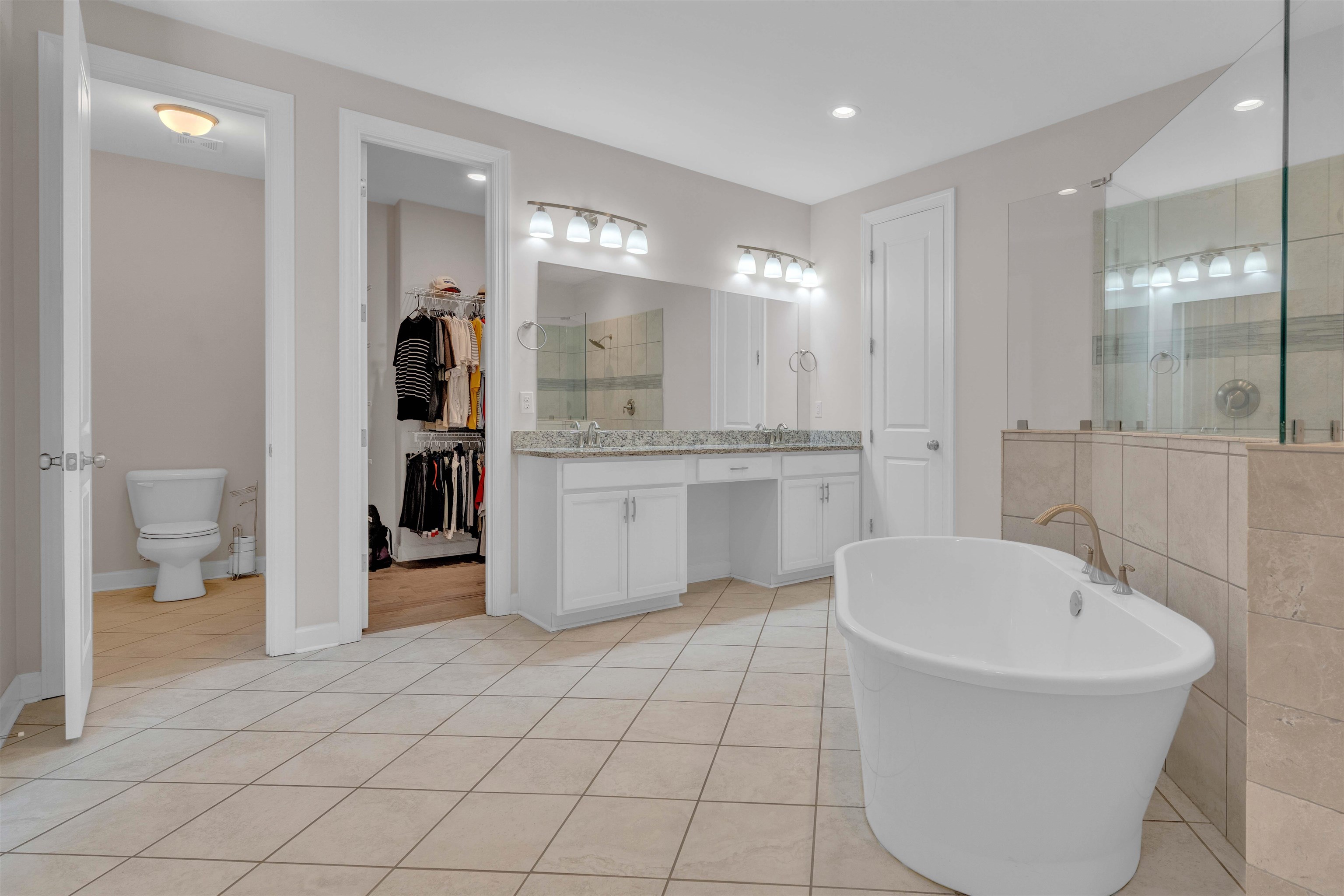10511 Lawrenceburg Ln Property Photo 18