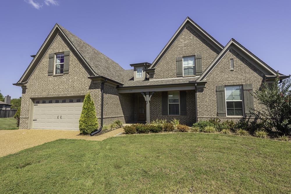 135 CHESNUT RIDGE DR Property Photo 1