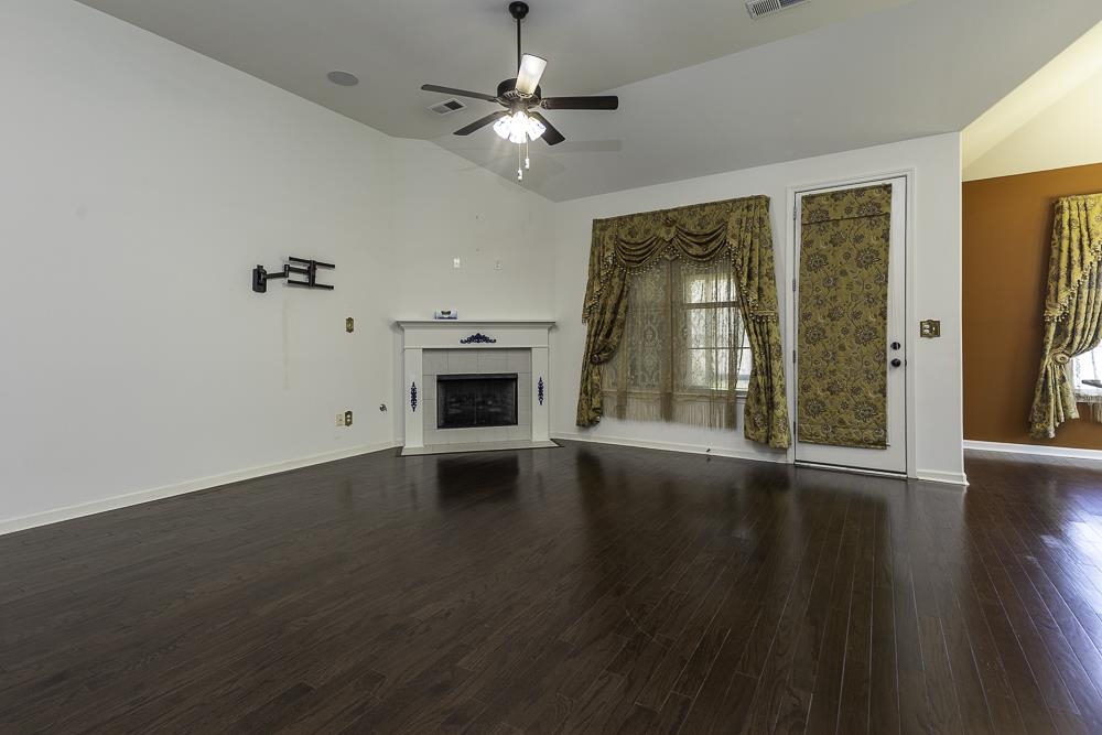 135 Chesnut Ridge Dr Property Photo 3