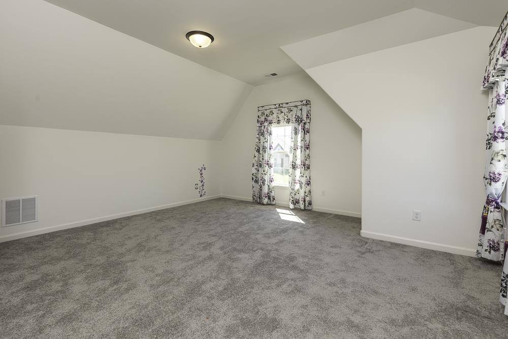 135 Chesnut Ridge Dr Property Photo 23