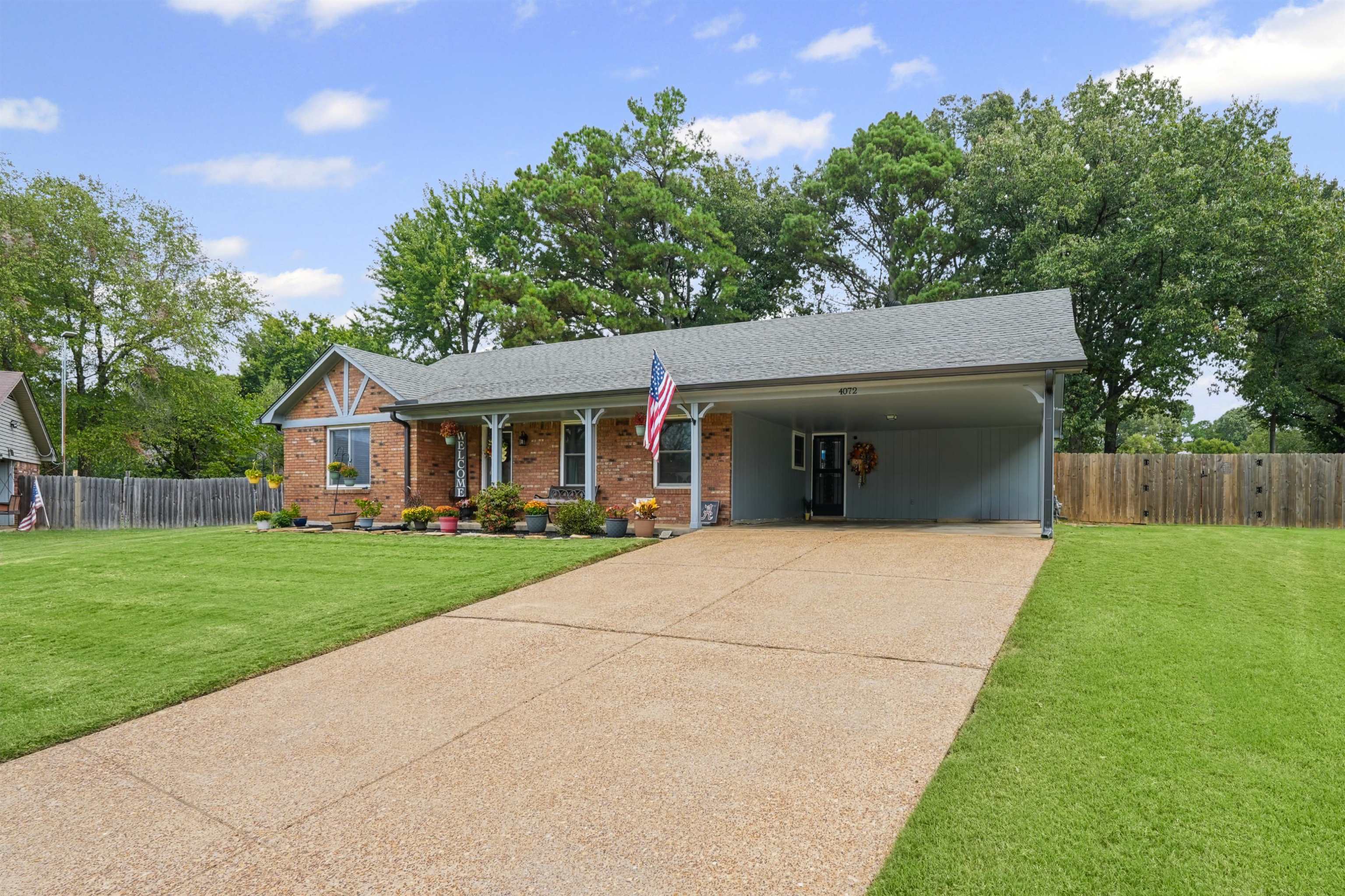4072 Dovehill Cv Property Photo 3