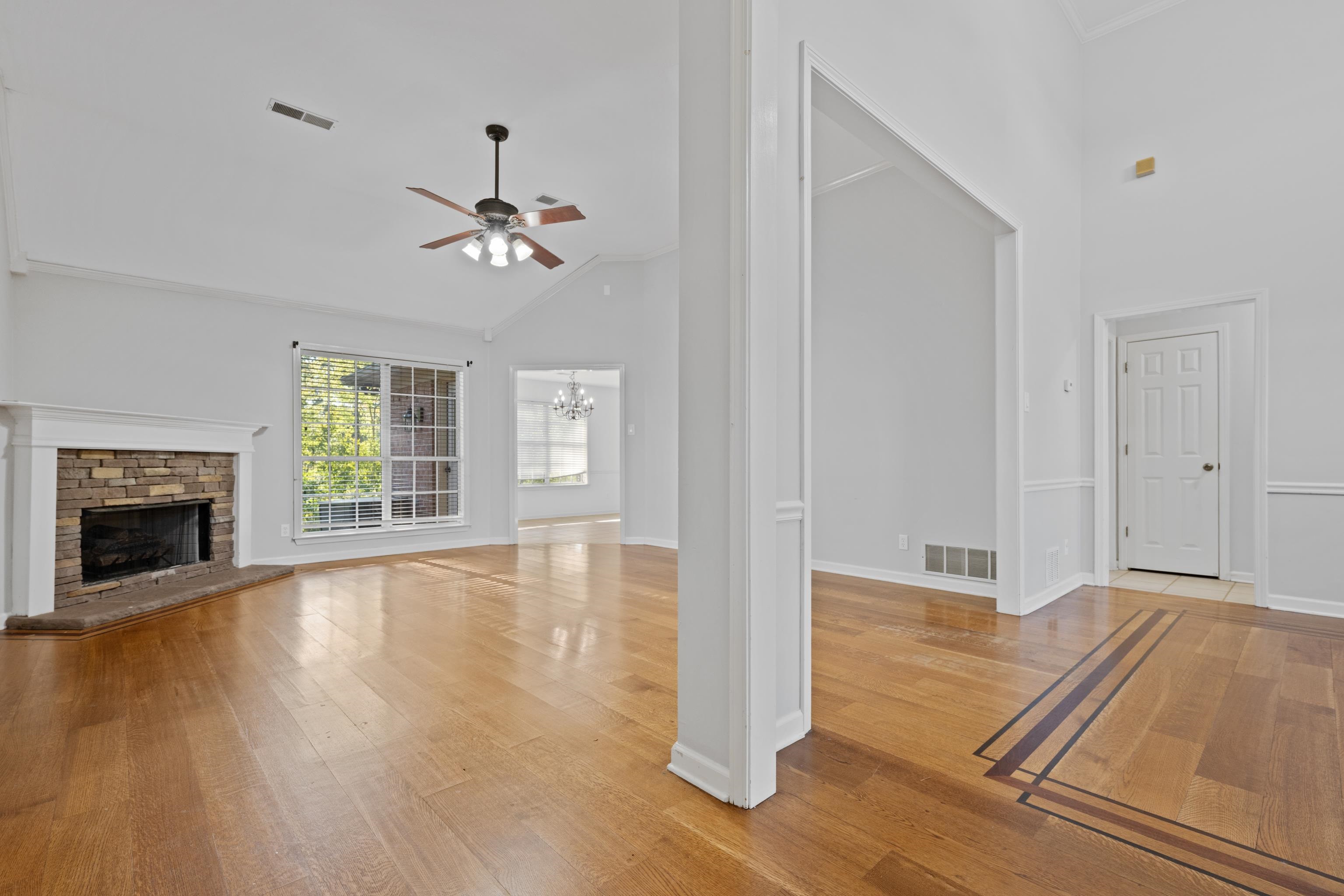 65 Harbor Oaks Cv Property Photo 4