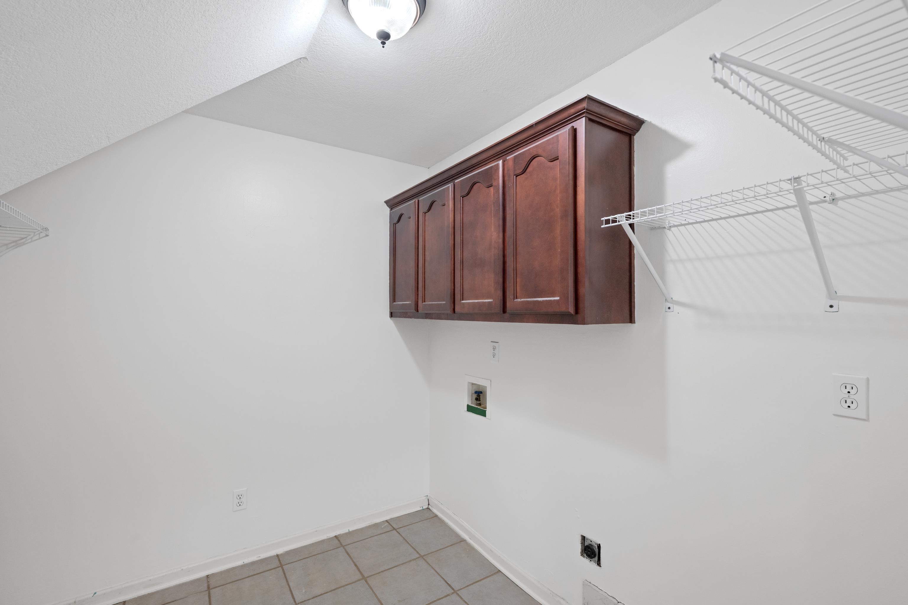 65 Harbor Oaks Cv Property Photo 8