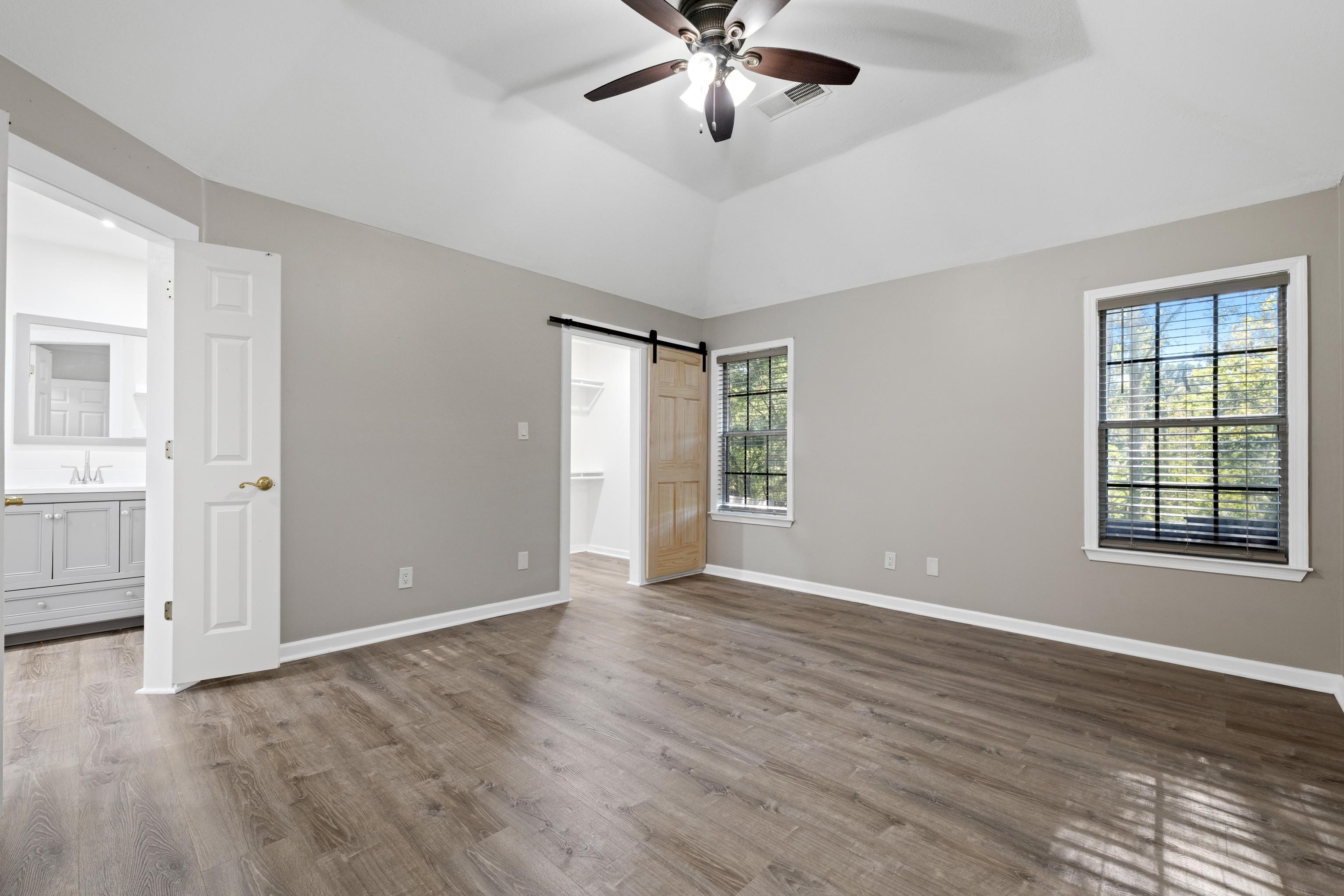 65 Harbor Oaks Cv Property Photo 13