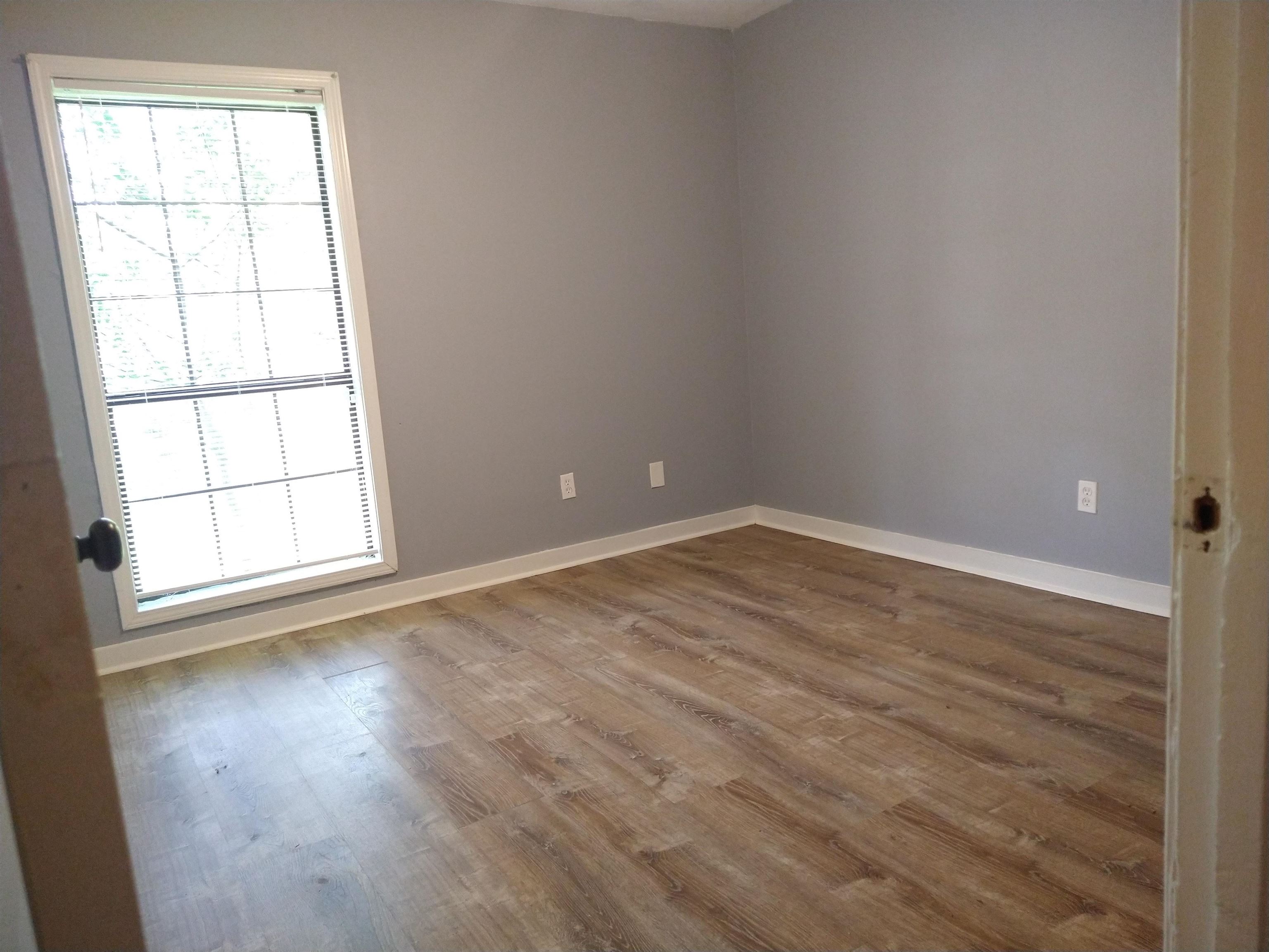 5163 Broken Oak Dr Property Photo 3
