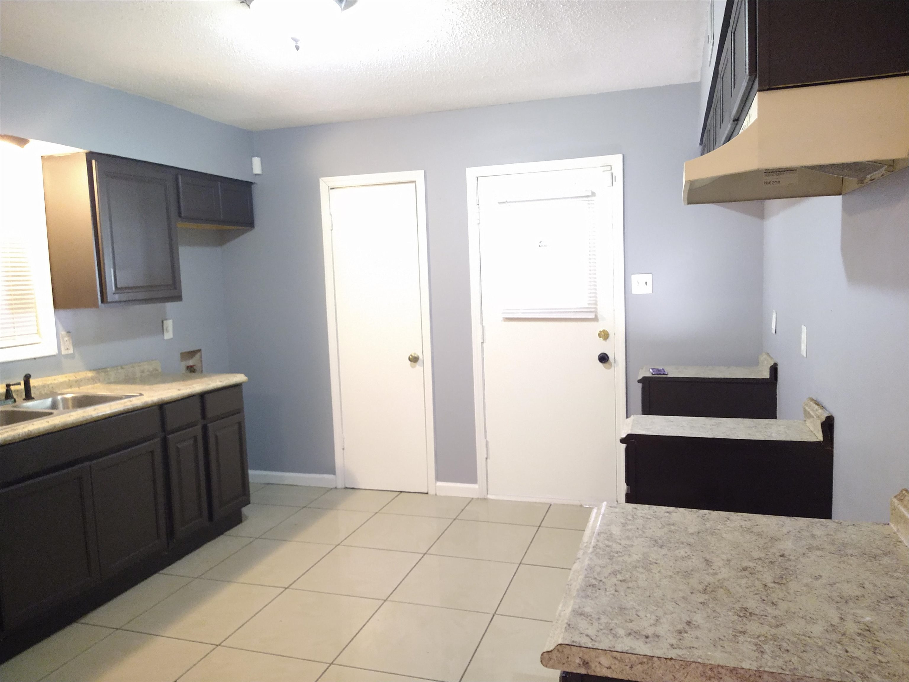 5163 Broken Oak Dr Property Photo 8