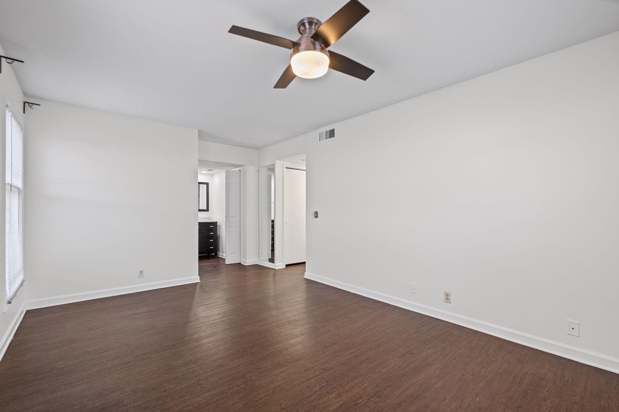 1186 Chamberlain Dr 1 Property Photo 13
