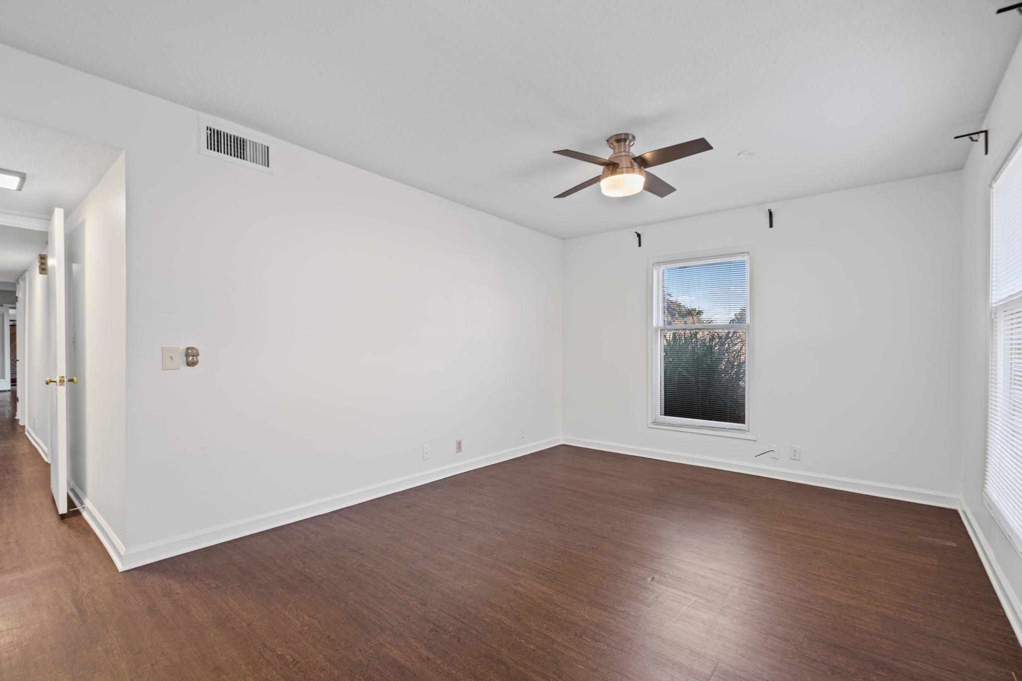 1186 Chamberlain Dr 1 Property Photo 14