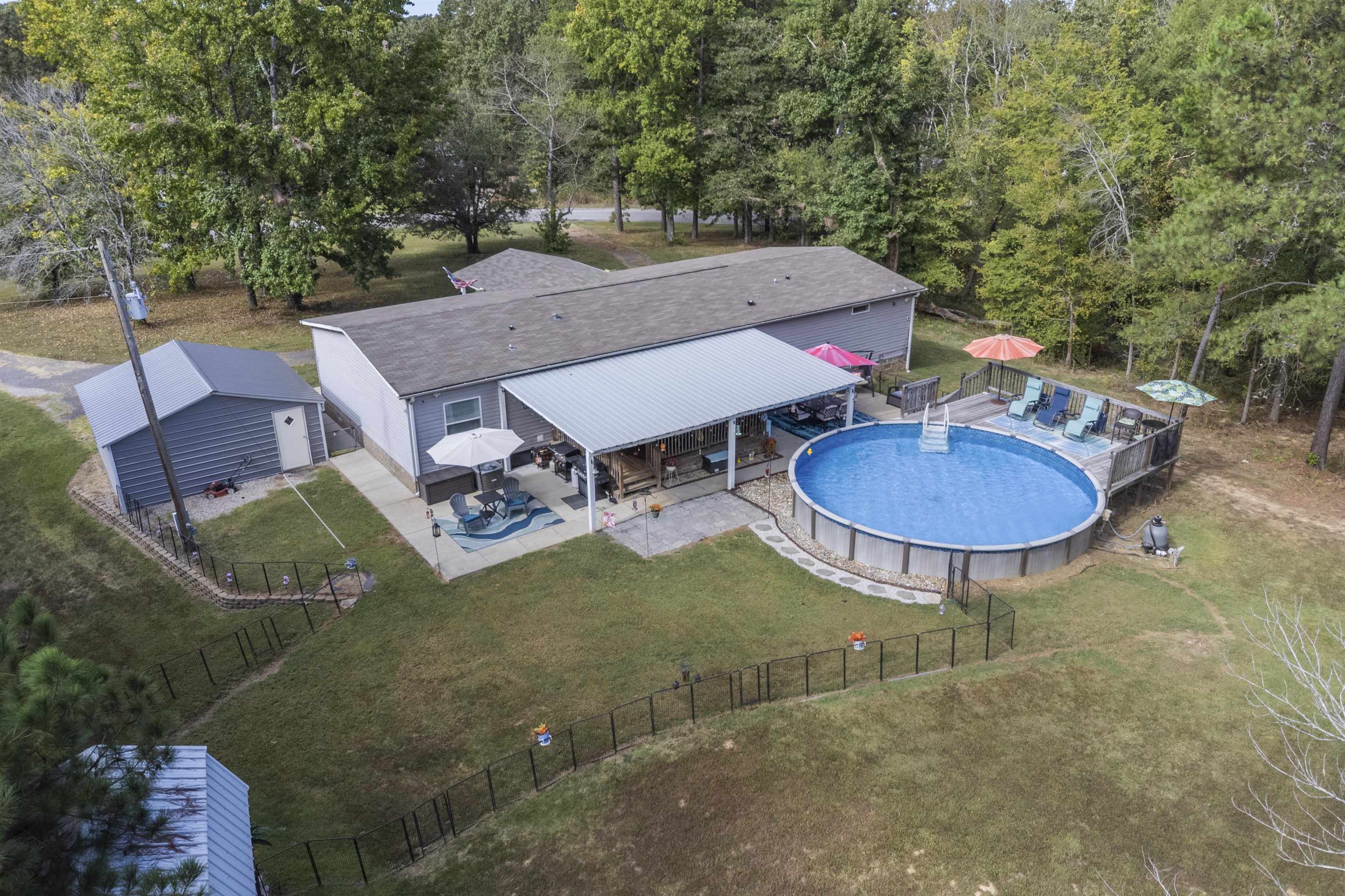 240 Heaven Hill Dr Property Photo 3
